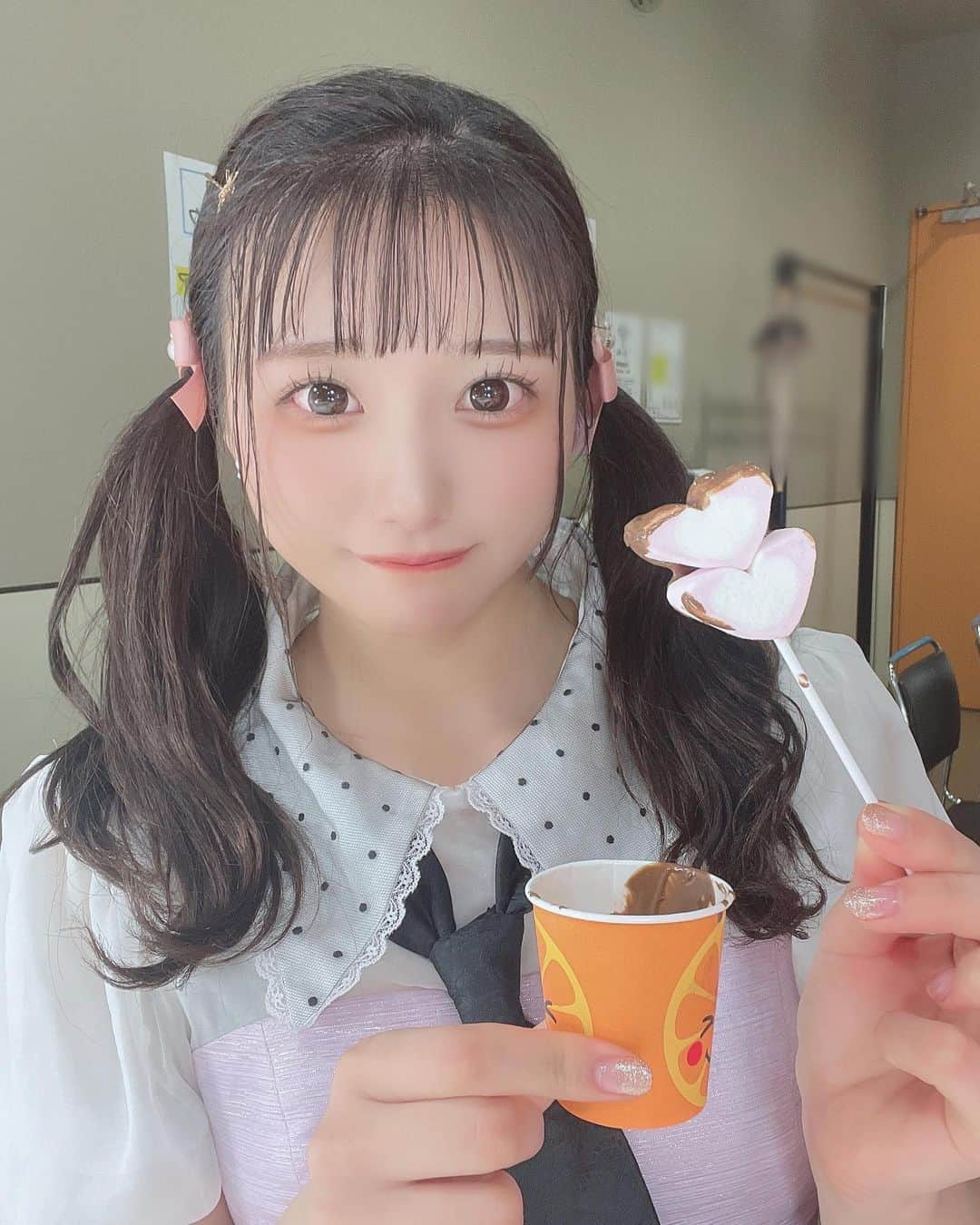 夢実あすかさんのインスタグラム写真 - (夢実あすかInstagram)「ŧ‹”ŧ‹”( ‘ч’ )ŧ‹”ŧ‹” ･  ．  ． まつ毛あげあげでしょ(бвб)⸜❤︎⸝‍ @eyeprolish11  さんでやって頂きました✨ありがとうございます♡  ．  ．  ．  ． #japaneseidol #japanesegirl #idol #instagood #instalike #selca #followforfollowback #selfie #today #ootd #dailylook #instafashion #followme #チョコフォンデュ #makeup #今日のコーデ  #アイドル  #前髪アレンジ #ゆる巻き #アイドルメイク #制服 #シースルー前髪 #アイドル衣装 #ツインテールアレンジ #いいね返し #自撮り #自撮り女子 #自撮り界隈 #推してください #ツインテール」5月28日 21時02分 - asukadayou213