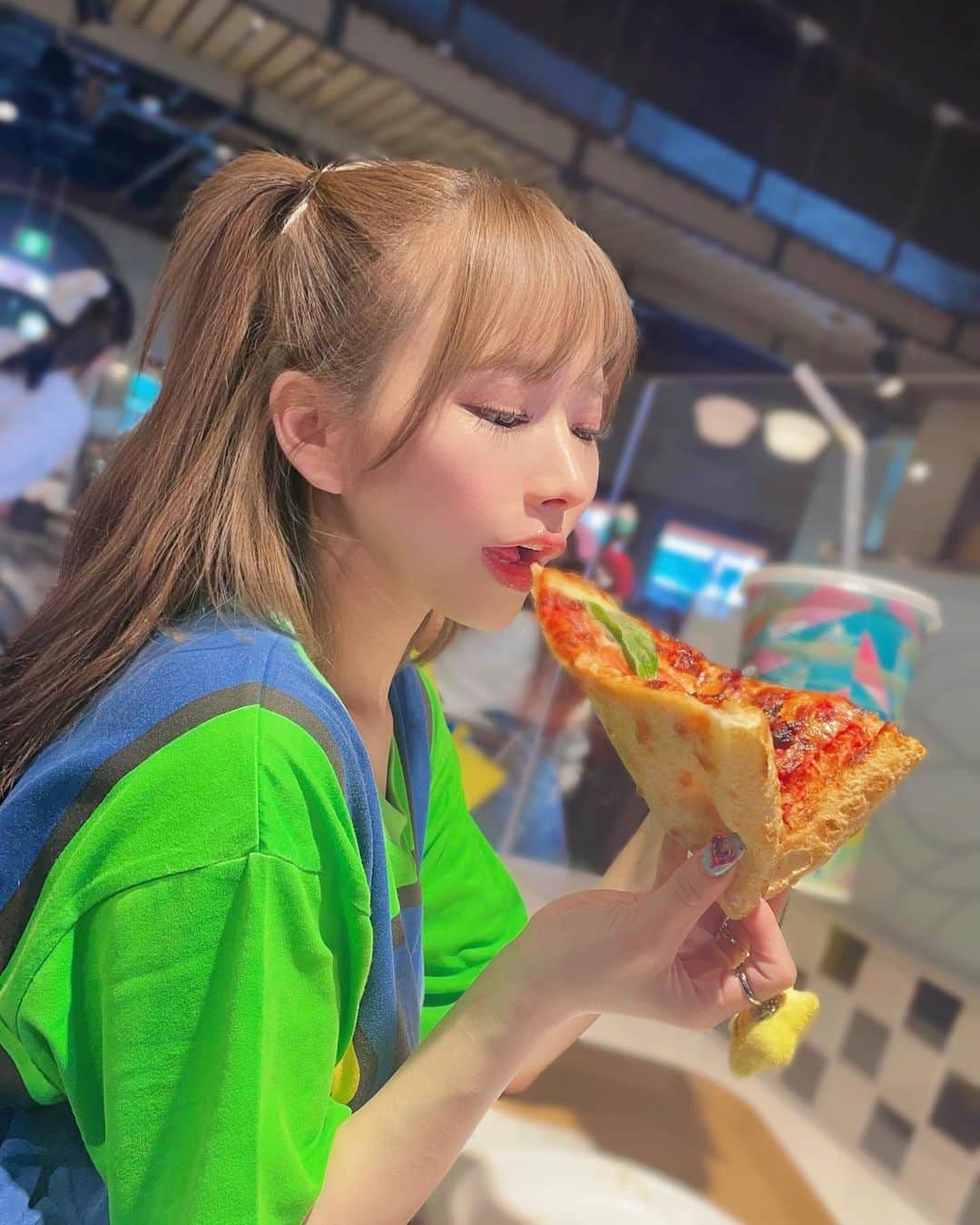 天音結愛さんのインスタグラム写真 - (天音結愛Instagram)「ピザ大好き毎日毎日食べれる❤️」5月28日 20時56分 - mmdkkj415