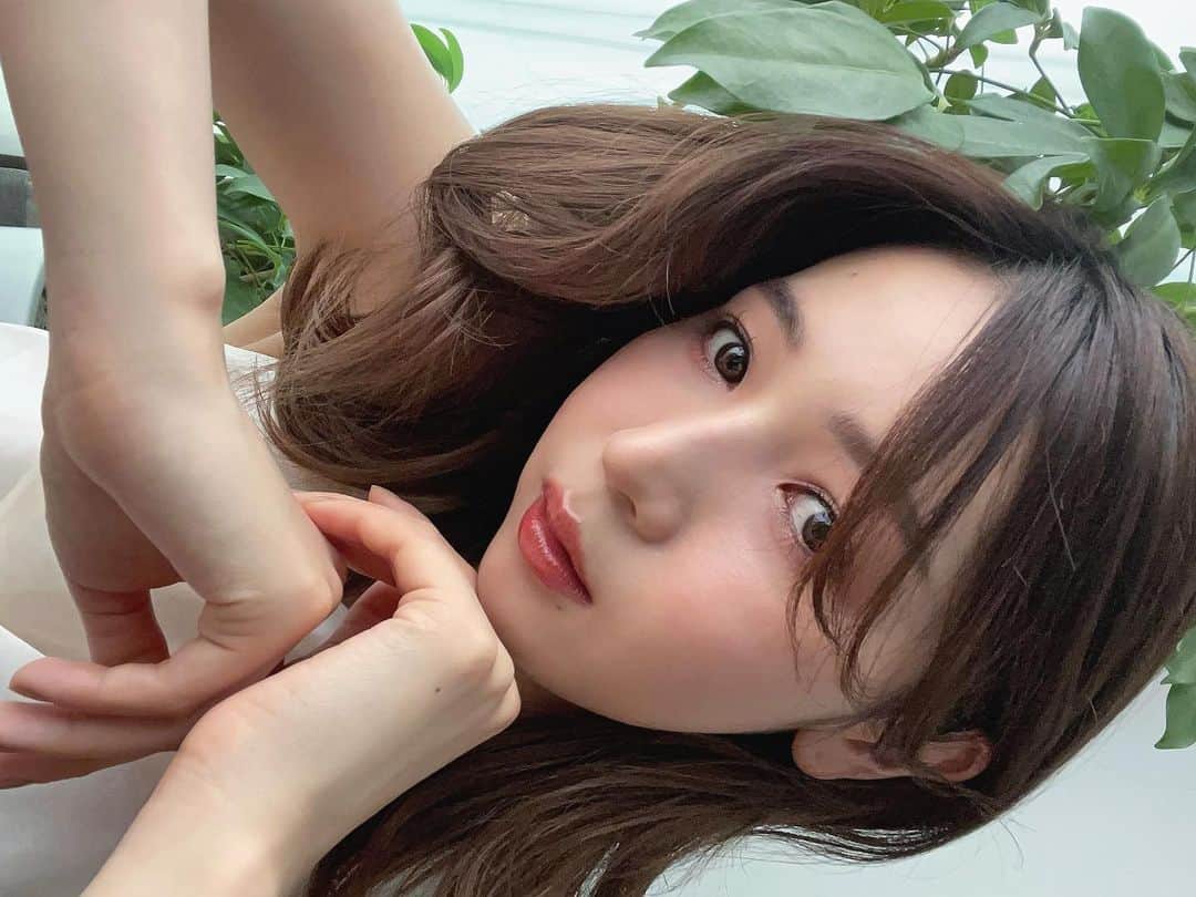 傳谷英里香のインスタグラム：「. 日差しも本格的に強くなってきたね☀︎ ⁡ 最近のお気に入り日焼け止め🍃 敏感肌なのでノンケミカルが嬉しい。 うるおいたっぷりなのにベタつかず、 さっぱり密着してメイクのり抜群◎ ⁡ ⁡  #ドクタージー  #DrG #pr  @dr.g_official_jp」