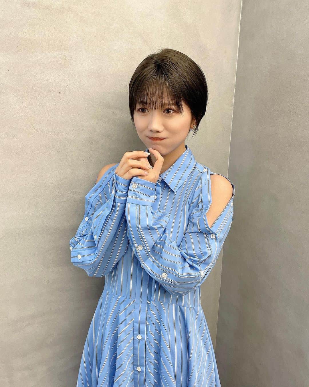 海江田麻貴さんのインスタグラム写真 - (海江田麻貴Instagram)「ㅤㅤㅤㅤㅤ  ㅤㅤㅤㅤㅤ 透明感カラー🫧🤍 天才〜！！！🩵 @miho.katayama73   ㅤㅤㅤㅤㅤ 毛量が多い+湿気でもさもさしてたのを スッッッキリさせてもらって頭ちっちゃくなって最高🥳  ㅤㅤㅤㅤㅤ 大人かわいく仕上げてもらった🤍 2年ぶりにブリーチしたので色落ちがたのしみ〜🫧  ㅤㅤㅤㅤㅤ  ㅤㅤㅤㅤㅤ  ㅤㅤㅤㅤㅤ  ㅤㅤㅤㅤㅤ#北堀江美容室 #堀江美容室 #ショートヘア #前髪パーマ #シースルー前髪 #シースルートップス #japanesegirl #日本女孩 #メンテナンス #ヘアメンテナンスㅤㅤㅤㅤㅤ　#オリーブグレージュ #ブリーチカラー #透明感カラー #大人かわいい #ハンサムショート #ハンサムショート女子 #くびれショート #丸みショート」5月28日 21時13分 - _makiii0924_