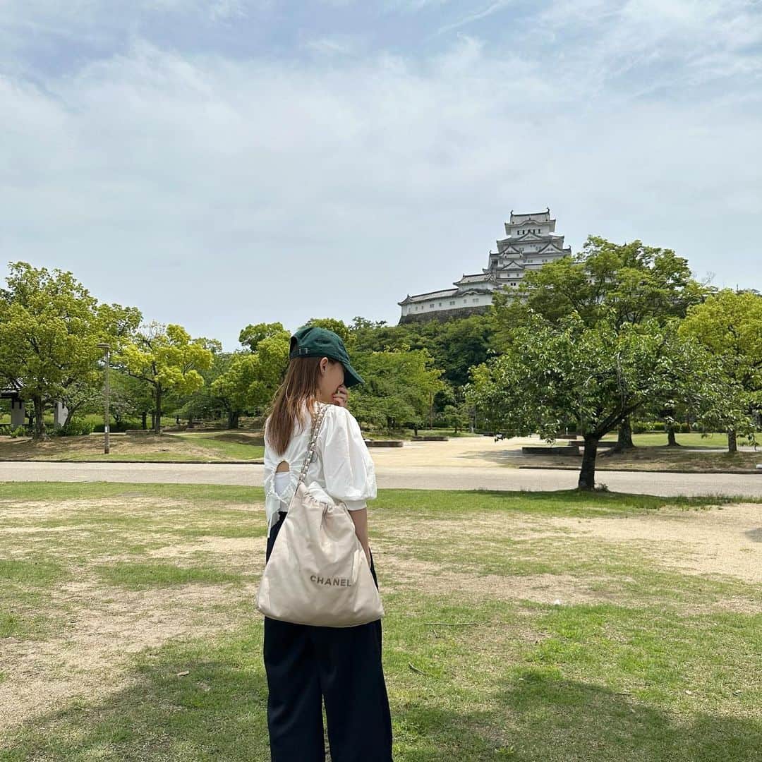 外村久美子さんのインスタグラム写真 - (外村久美子Instagram)「・ お城を見ながら遊んだり食べたり最高🏯 ・ ・ ・ #姫路城 #yori_japan」5月28日 21時15分 - kummy153