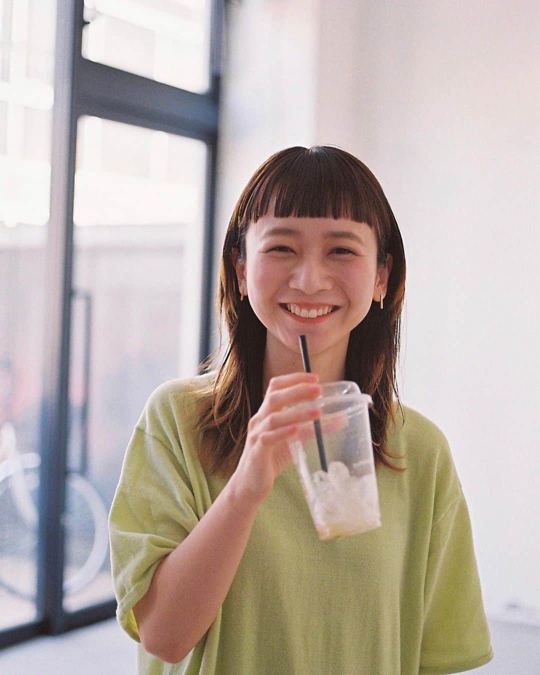 三戸なつめのインスタグラム：「にっこにこからの爆笑集 #腹抱えて笑う #きむちゃんのまねーじゃーふぉと」