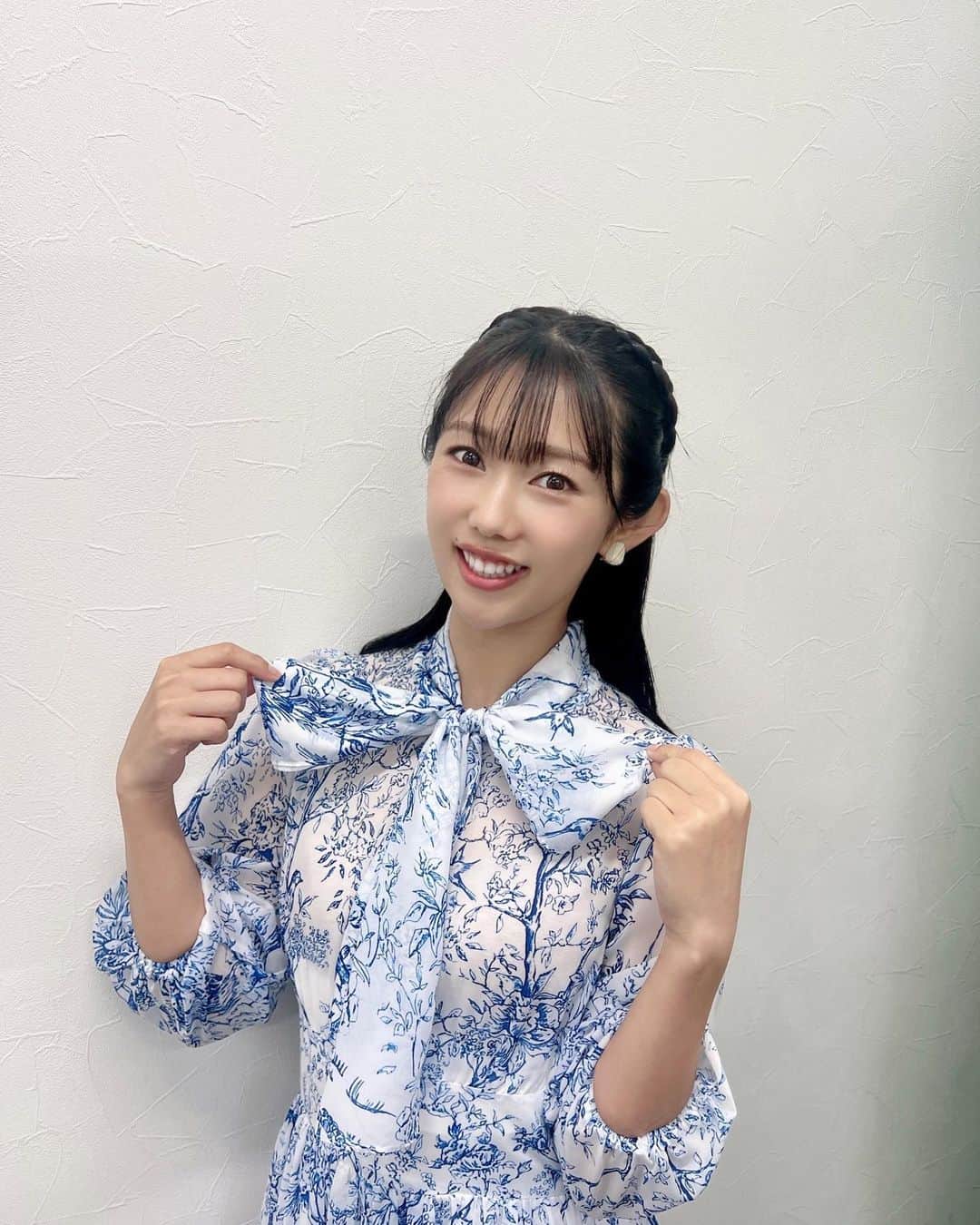 堀江聖夏のインスタグラム：「⌇‎新しいオープニングもよろしくね💕 ⁡ 毎週日曜日はBS日テレ「汐留TV!」 22:54〜放送です！ ⁡ ワンピース： @wildlily_daikanyama  サンダル∶ @dianashoespress  イヤリング： @abiste_official  ⁡ スタジオがリニューアルになったり オープニングも変わったりと 新しい汐留TV!を是非観てね📺♡ ⁡ ⁡ ________________________________ #汐留TV #summer #オープニング #ワンピース #骨格ウェーブ」