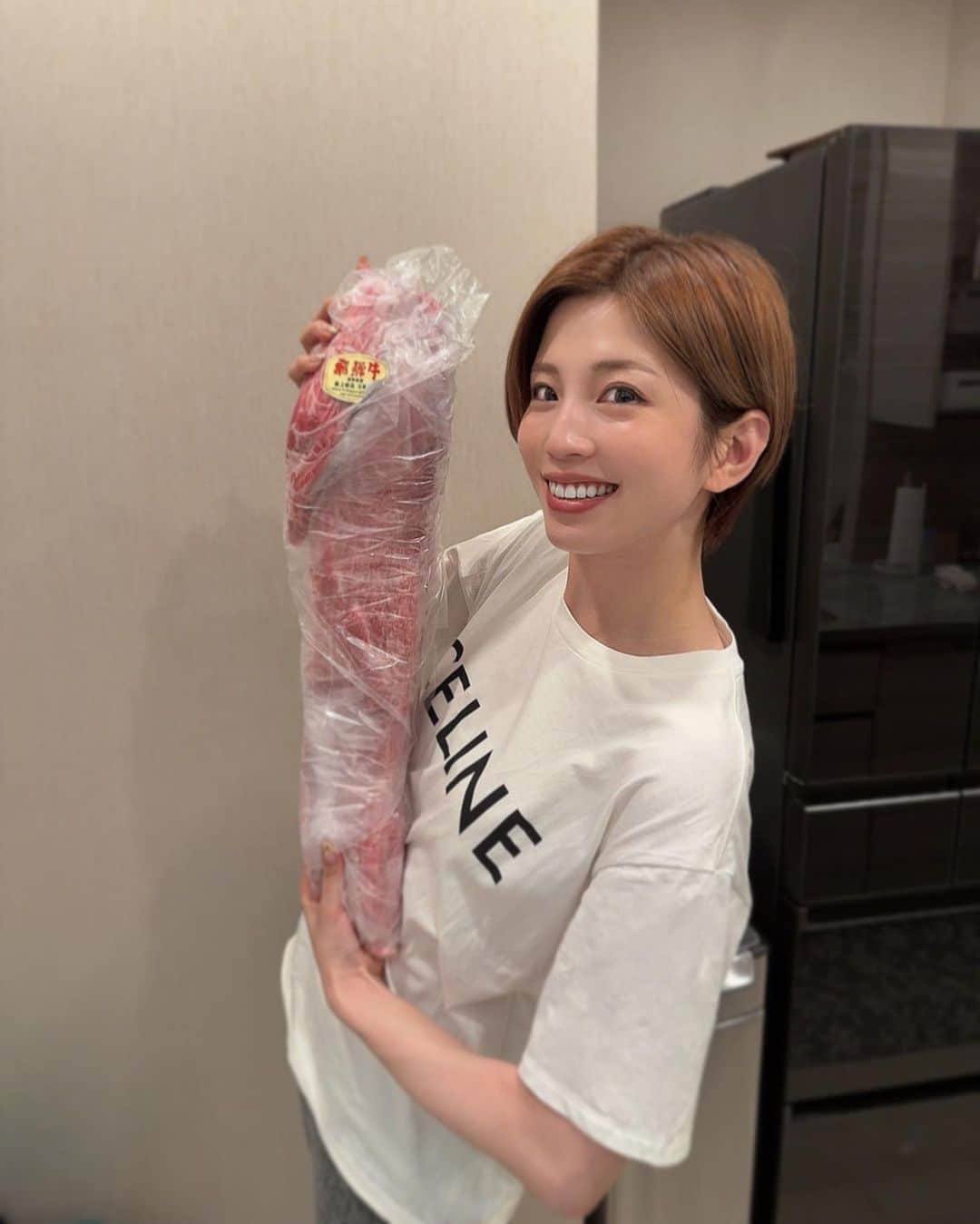 CHIHIRO♡さんのインスタグラム写真 - (CHIHIRO♡Instagram)「肉！！！！！  でかいの伝わる？  #おうちごはん」5月28日 21時40分 - chipipipi918