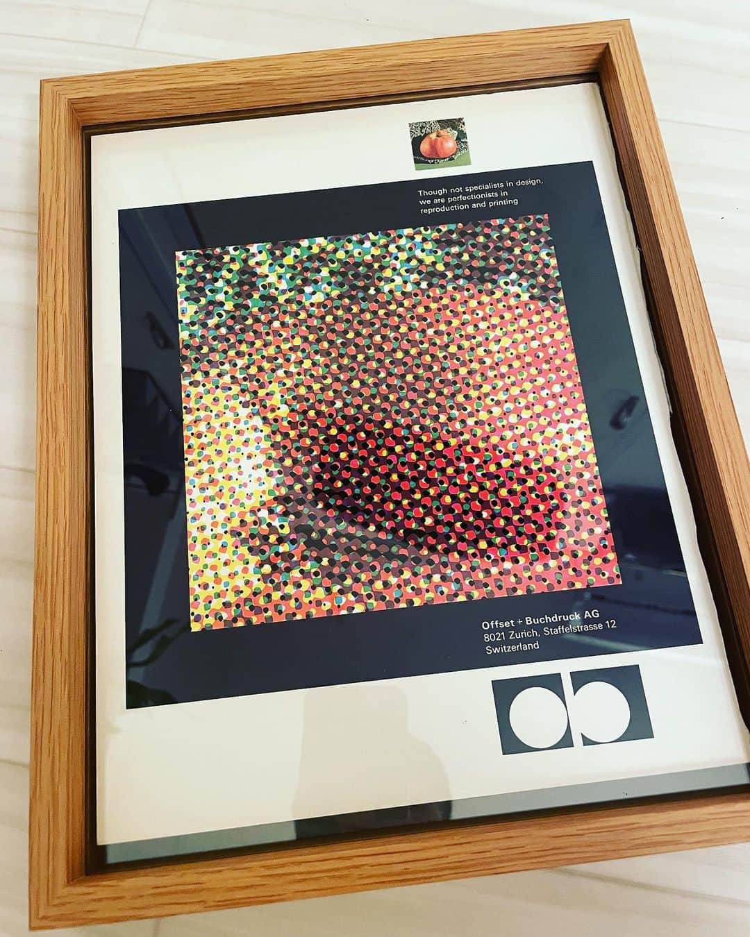 宮田麺児さんのインスタグラム写真 - (宮田麺児Instagram)「シルクスクリーン作品の 下地。  この上に シルクスクリーン ペイントアートしていきます。  7月　竹松うどんにて 個展します。  #個展 #展示会 #シルクスクリーン #コラージュ」5月28日 21時40分 - miyatamenji