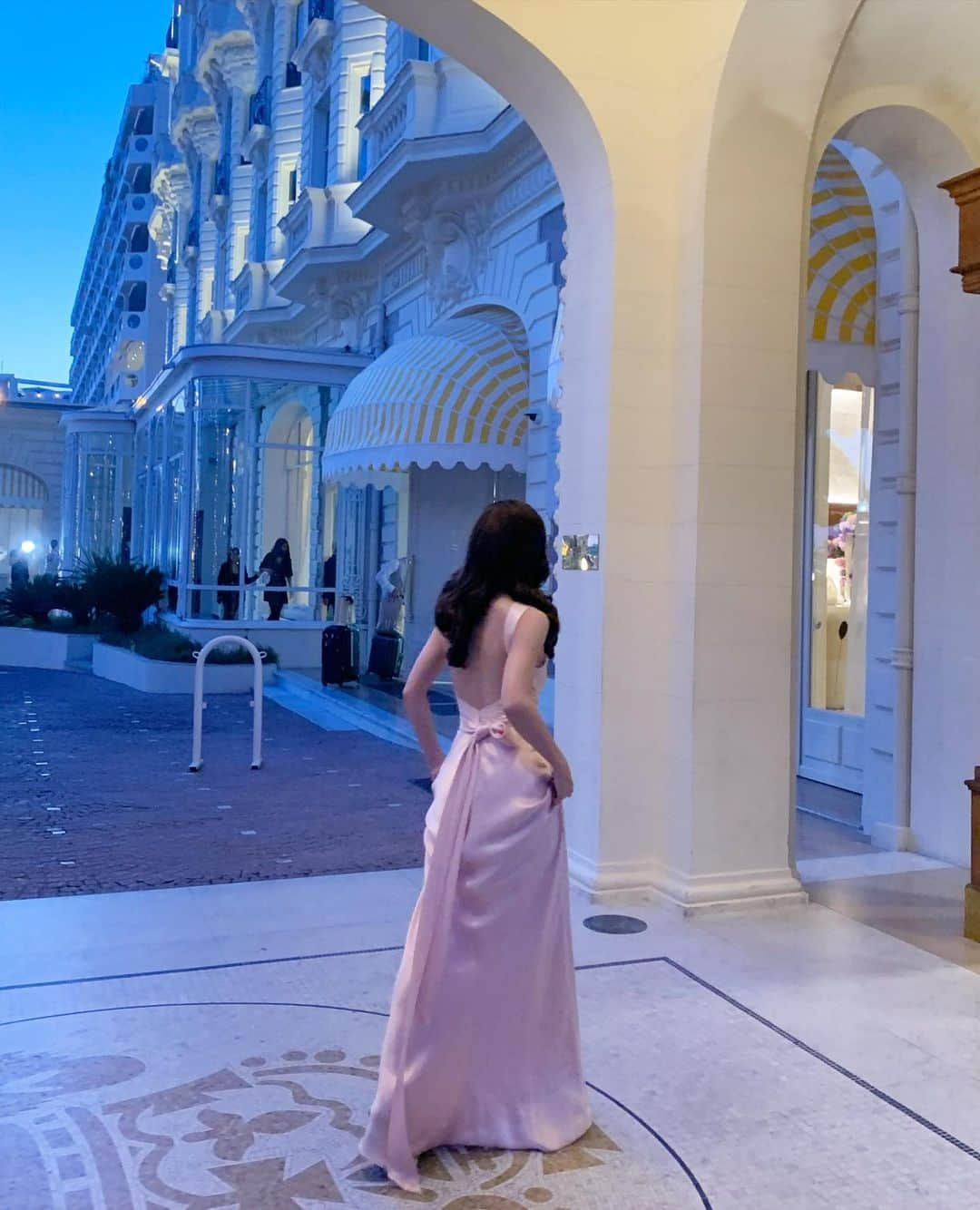 クリスタルさんのインスタグラム写真 - (クリスタルInstagram)「dreams come true✨honorable moments at the 76th Cannes Film Festival. what more can i say 🎀」5月28日 21時55分 - vousmevoyez