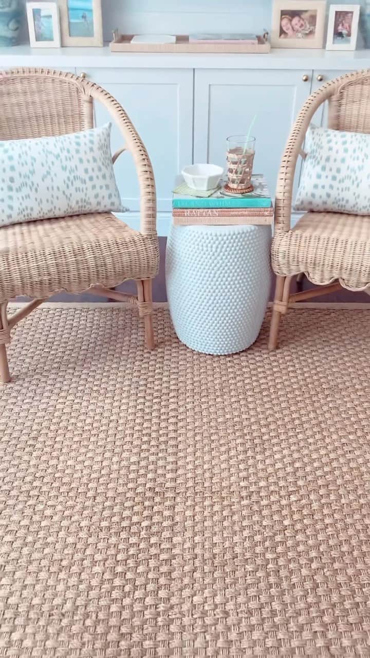 HomeGoodsのインスタグラム：「From our store to your floor ✨ @leopardandlatte’s latest find is a match made in coastal heaven.」