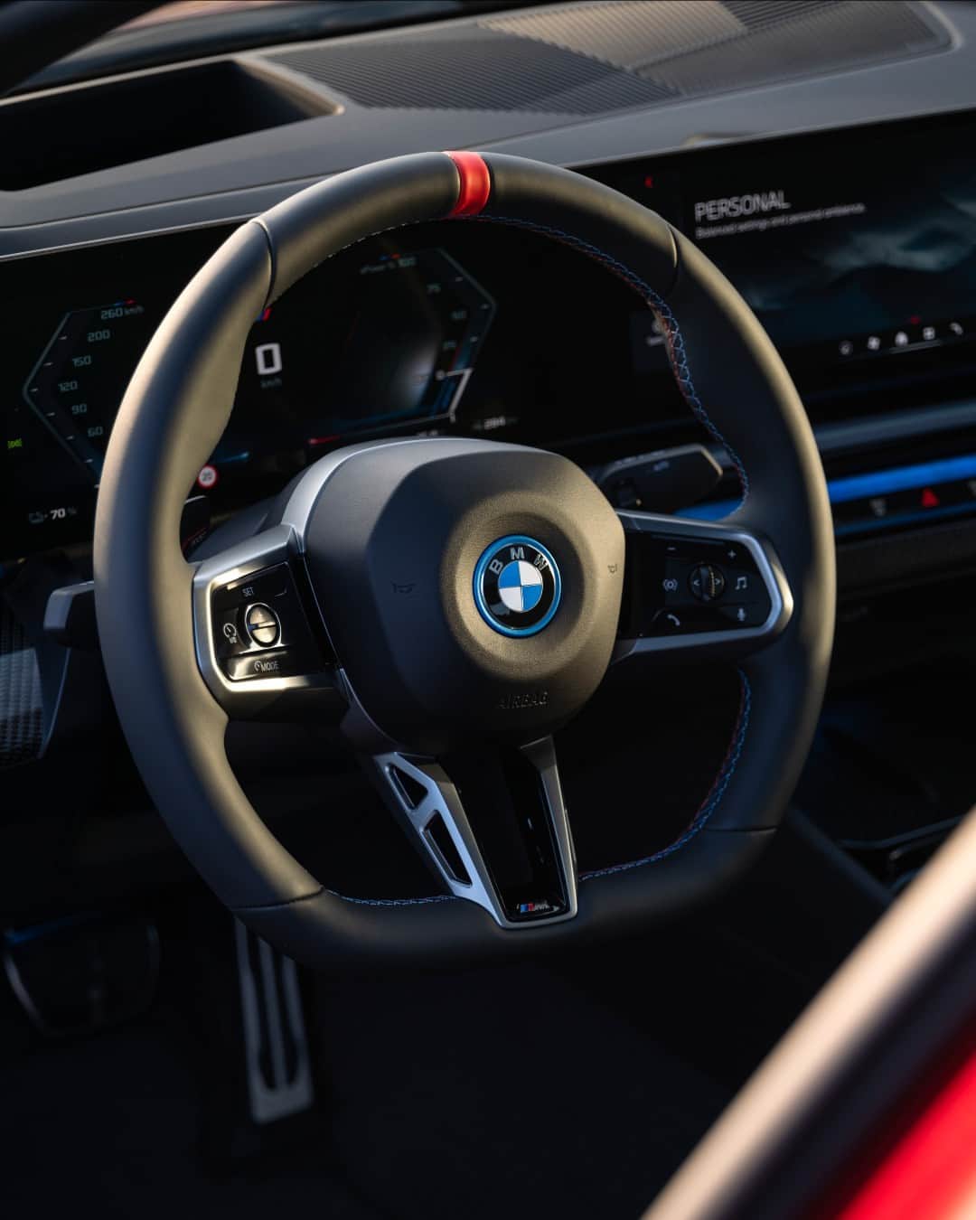 BMWさんのインスタグラム写真 - (BMWInstagram)「Interior innovation angled towards you, the driver. 👀   THE NEW BMW i5 M60. #THENEWi5 #THEi5 #BMW #BMWi #BornElectric #BMWElectric __ BMW i5 M60 xDrive​*: Combined power consumption: 20.6–18.2 kWh/100 km. Combined CO2 emissions: 0 g/km. Electric range: 455–516 kilometers. All data according to WLTP. * Preliminary data; no homologation figures available yet. Further info: www.bmw.com/disclaimer」5月29日 3時27分 - bmw