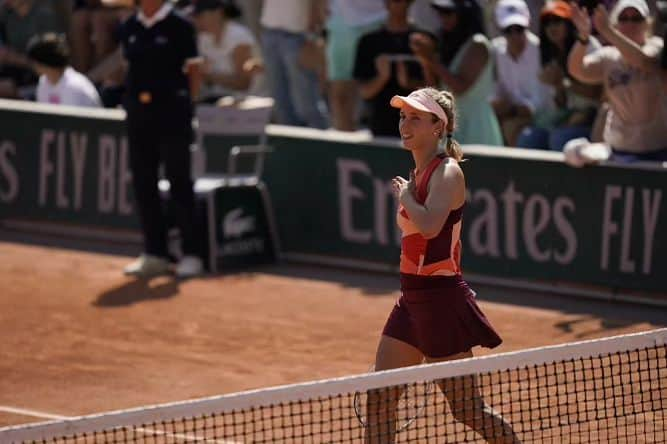 エリーゼ・メルテンスのインスタグラム：「1️⃣er tour ✅️ @rolandgarros Merci à vous tous pour me soutenir aujourd'hui 🫶  #rolandgarros」