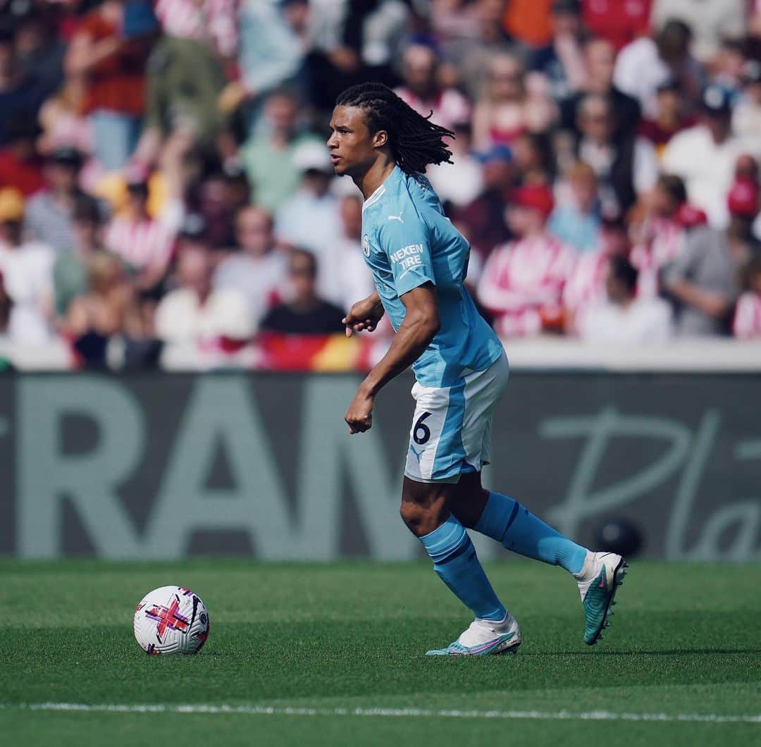 ナタン・アケのインスタグラム：「Thank you for all your support in the league this season @mancity 💙」