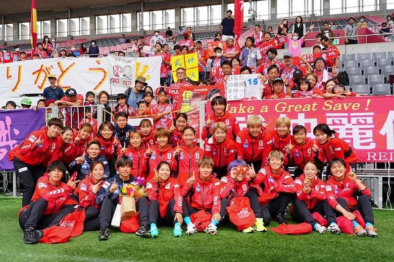 田中美南さんのインスタグラム写真 - (田中美南Instagram)「.  Thank you for INAC Family❤️‍🔥 残り2試合も全力で！！  #weleague #inac #女子サッカー #田中美南 #ノエビアスタジアム神戸」5月28日 21時57分 - minatanaka_official