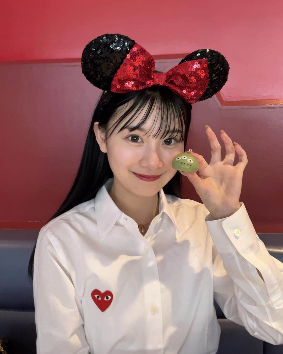 坊迫咲藍さんのインスタグラム写真 - (坊迫咲藍Instagram)「ディズニーに行ってきました🐭❤️ 楽しすぎたあ✨🏰 . .   #ディズニー  #ディズニーコーデ  #ディズニーランド  #ディズニーシー  #disney  #東京ディズニーランド  #ディズニーカチューシャ  #ディズニーフード  #ミニーちゃんコーデ  #コムデギャルソン  #コムデギャルソンシャツ  #ブルベ夏  #ブルベ  #黒髪ロング  #黒髪  #disneyland  #ディズニーカチューシャコーデ」5月28日 21時59分 - 12__sar