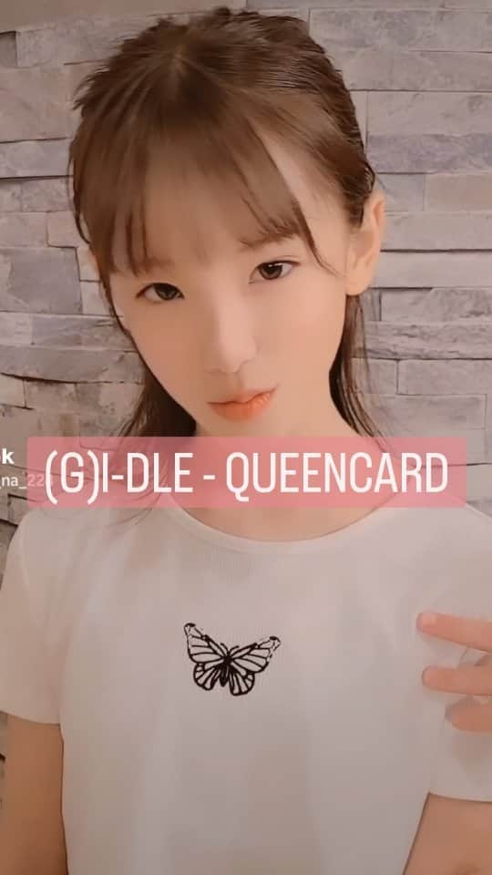 ひなのインスタグラム：「🃏⁡ ⁡(G)I-DLE -  QUEENCARD⁡ ⁡⁡.⁡ 親子揃って大好きなあいどぅるちゃん❤︎⁡⁡(LATATAの時から大好き🫶🏻) ⁡ひなが踊れるようになって嬉しい🥹 ⁡.⁡ ⁡最近ありがたいことに色々ありバタバタで ⁡日々の気温の変化もあってか体調崩していたひな😥⁡ ⁡だいぶ回復して元気になりました🥹✨ 暑くなったり寒くなったり寒暖差がまだ続きそうですが ⁡皆さまも体調お気をつけて元気にお過ごしください🌙♡⁡ ⁡.⁡ ⁡ #kpop⁡ ⁡ #kpopdance ⁡ ⁡ #gidle ⁡ ⁡ #queencardib」