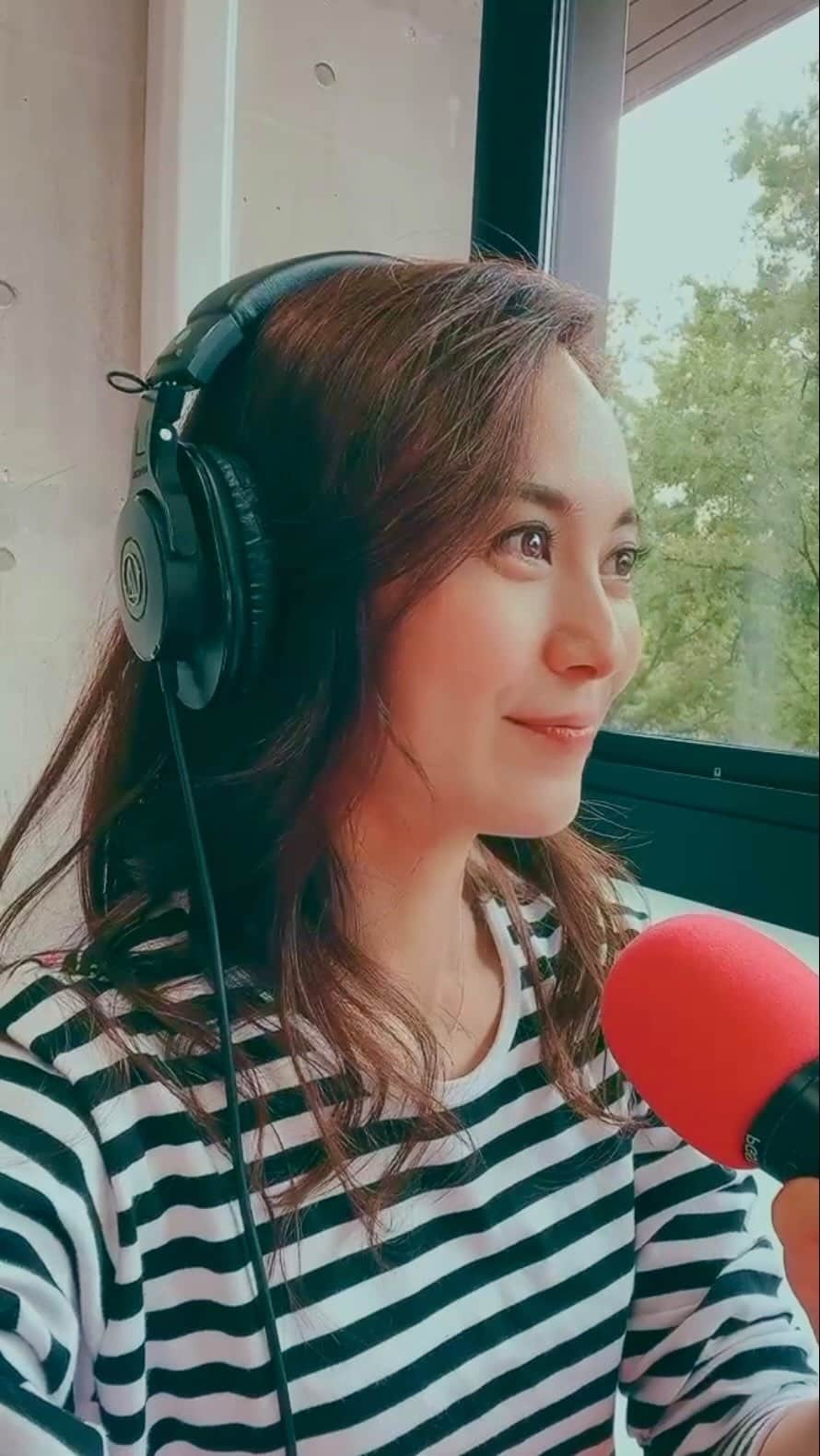 富永沙織のインスタグラム：「Thank you for listening to my radio program! ラジオをお聴きくださり、ありがとうございました。 ・ 今回のテーマ「行きつけの町中華と推しメニュー」も、たくさんのメッセージで盛り上がりました。みなさんのメッセージに感謝です。 ・ 今回の当選者はこちらの方です。 ラジオネーム 遠山さん。 ・ プレゼントを発送しますので、6月2日(金)までにsundaybrunch885@gmail.com宛て、本文に氏名・住所を記入の上、メールをお願いいたします。 ・ 今回も楽しい時間になりました。 皆さま、ありがとうございます。 ・ 次回の放送は6月25日です。お楽しみに。 ・ #ラジオ #レインボータウンfm #豊洲スタジオ #fm885 #富永沙織のサンデーブランチトークショー #富永沙織のサンブラ #富永沙織のsundaybrunchtalkshow #プレゼント企画 #プレゼント企画🎁 #radiotime #radioprogram #rainbowtownfm #富永沙織のsbts #ラジオ番組 #ラジオ生放送 #ありがとうございました😊 #thankyouforlistening #radio #豊洲 #toyosu #生放送」