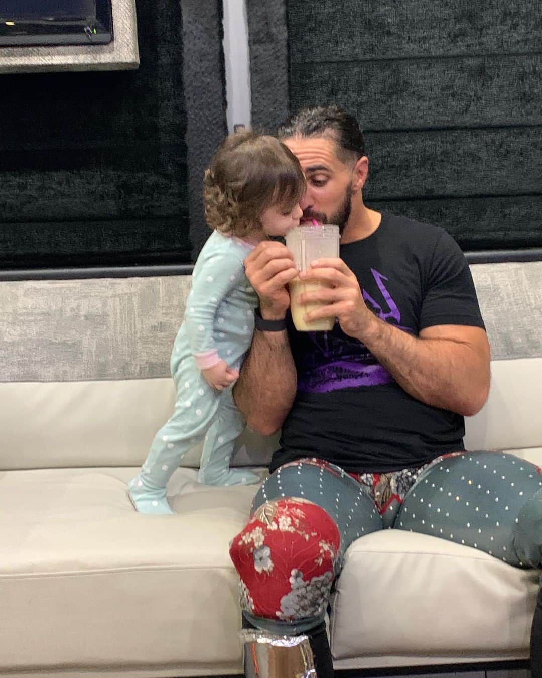 レベッカ・ノックスのインスタグラム：「Happy birthday to my best friend, the best father, the best husband, the best. @wwerollins」