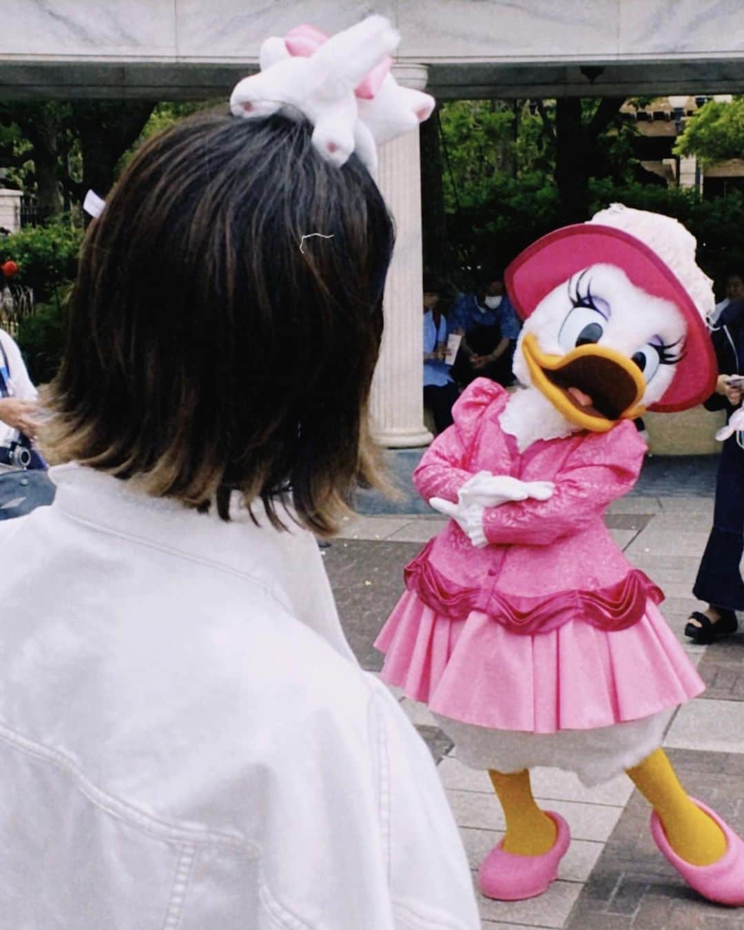 マリークレアさんのインスタグラム写真 - (マリークレアInstagram)「* Disney day with my family🫧  ８人兄弟だから いろんな兄弟が東京に遊びにきて 嬉しい〜😍  * #marieclaire_fashion_」5月28日 22時52分 - marie1227claire