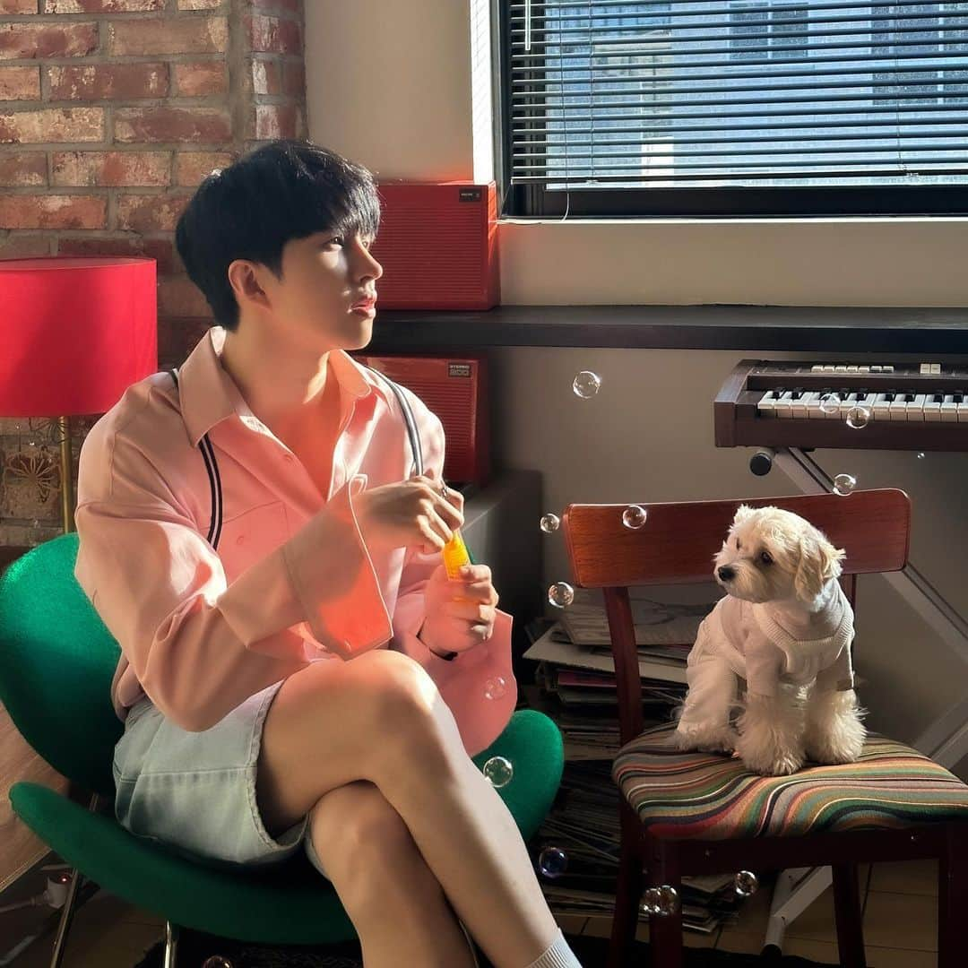 ケンさんのインスタグラム写真 - (ケンInstagram)「🐶🐶🎶📹  #StarLight #뵬뷫애기들 #VIXX #빅스 #KEN #켄 #한페이지가될수있게」5月28日 22時53分 - keken_0406