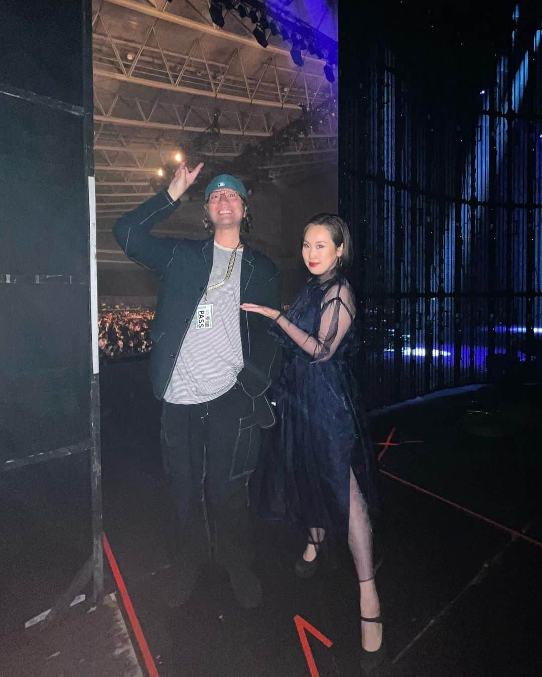 ZEN-LA-ROCKのインスタグラム：「POP YOURS 司会今年も非常に刺激的でした🙏🏽 昨年の倍😳のお客さんの熱気、アーティストのパフォーマンス等々、鎮さんの3ステージにも脱帽でしたがいやはや🥹 来年こそはアーティスト枠でも呼ばれるように精進してぇのです🎤 志保さんもお疲れ様でしたーーっ . . . #popyours #zenlarock #shihowatanabe #鎮座dopeness」