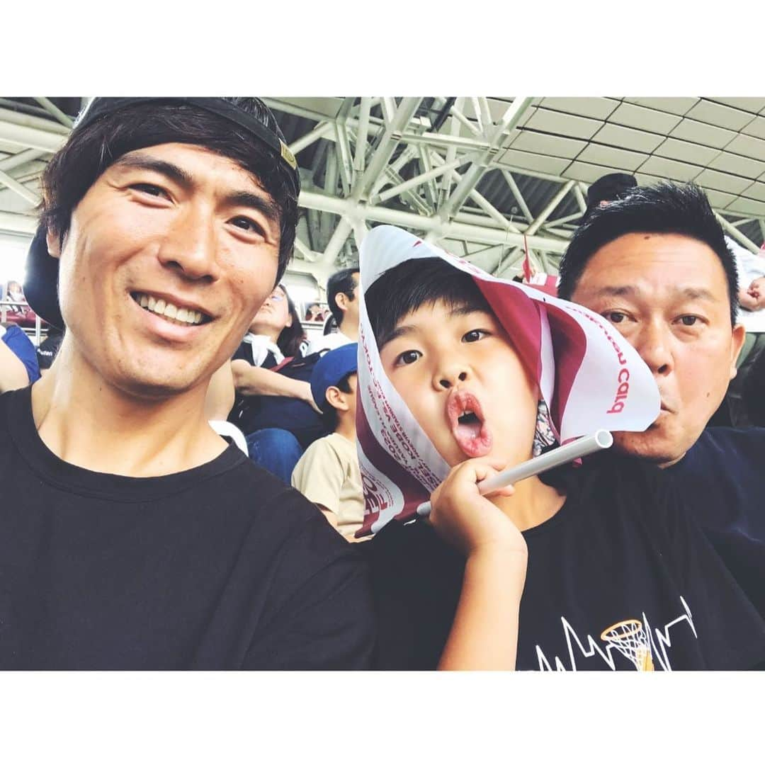 北野貴之さんのインスタグラム写真 - (北野貴之Instagram)「ヴィッセル神戸対FC東京試合観戦！！ ありがとうね🤝 @mitsukisaito   久々に会えてめっちゃ嬉しかったな〜🔥  セレッソ戦友 @hotaru10_official  @takahiro_ohgihara_official  @kimotoyasuki.15  大宮アルディージャ戦友 東慶悟 アルビレックス新潟戦友 @sakai_go1123」5月28日 23時06分 - takashi_kitano