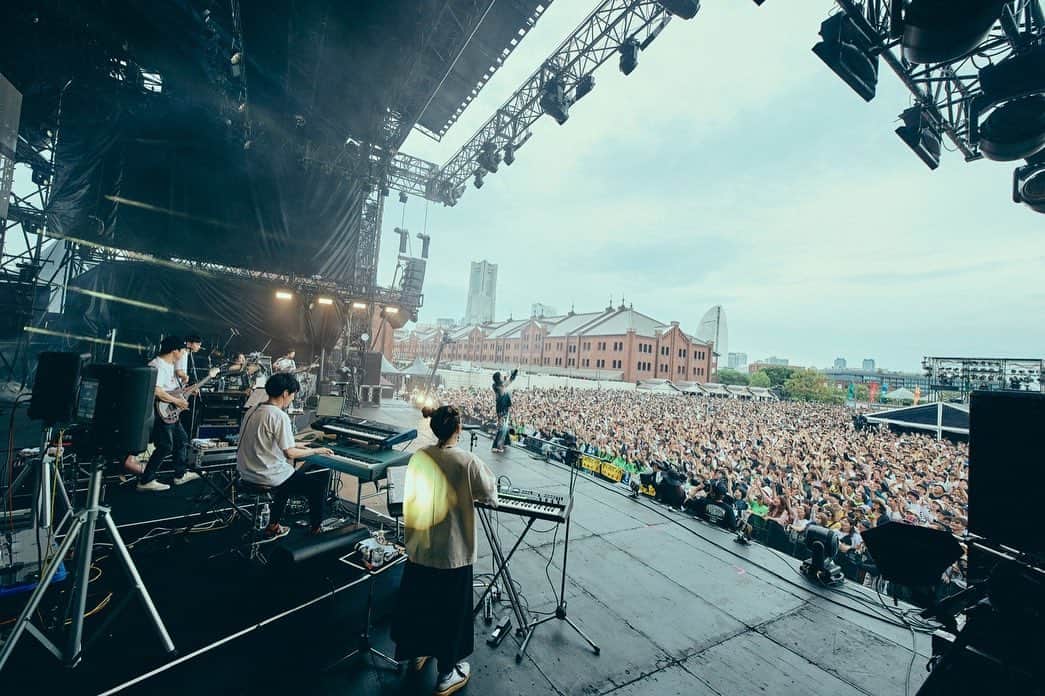 KREVAのインスタグラム：「GREENROOM FESTIVAL＠横浜赤レンガ倉庫、今年も最高でした！ 応援しにきてくれた皆、集まってくれた方々、ありがとうございました！  #kreva #greenroomfestival  #横浜 #赤レンガ倉庫 #kreband」