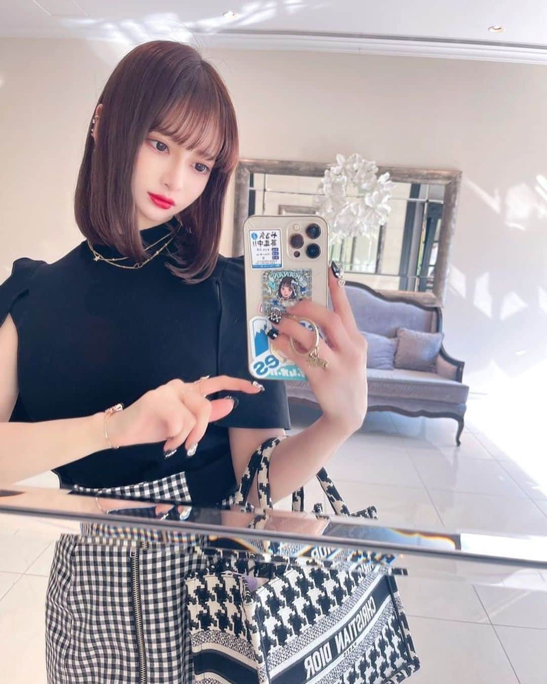 のインスタグラム：「短めはどう？₍ᐢ.ˬ.ᐢ₎  #ファッション #お洒落さんと繋がりたい #おしゃれさんと繋がりたい #おしゃれ #今日のコーデ #コーデ #アクセサリー  #コーディネート #お洒落#写真好きな人と繋がりたい #ファインダー越しの私の世界 #写真 #カメラ好きな人と繋がりたい #写真撮ってる人と繋がりたい #カメラ女子 #ポートレート#撮影会モデル #東京カメラ部  #カメラ #プリント倶楽部 #撮影会イベント  #地下アイドル  #アイドルヘアアレンジ  #アイドルヘア #表参道カフェ  #表参道グルメ  #表参道美容室」