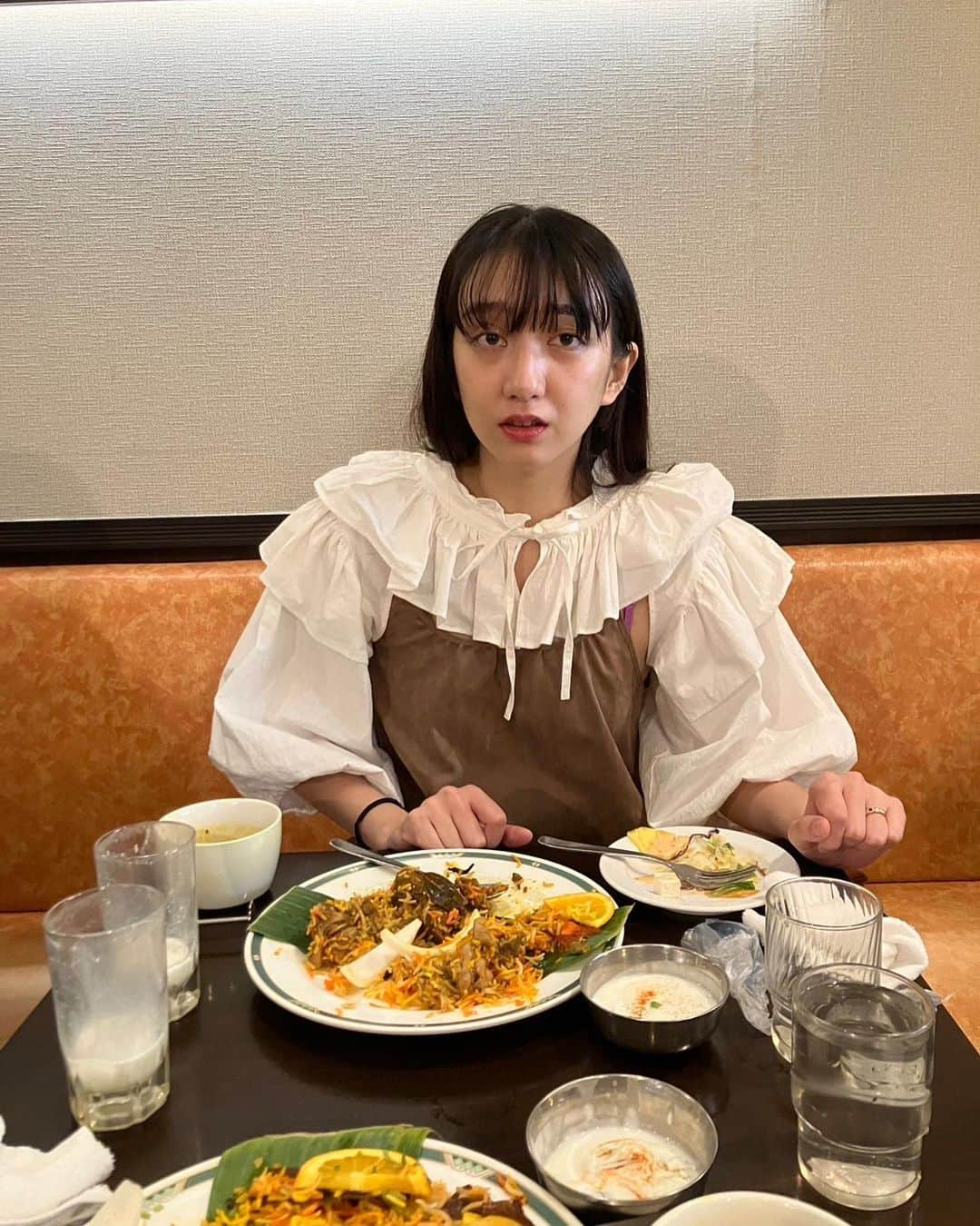 長井短さんのインスタグラム写真 - (長井短Instagram)「念願のビリヤニ、ずっと食べてみたかった。 辛すぎた。量もすごかった。 でもめちゃくちゃ美味しかった。また食べたい。出来ればあんまり辛くないやつ。 あとラッシーは理に叶いすぎ。」5月28日 23時27分 - 0mijika0