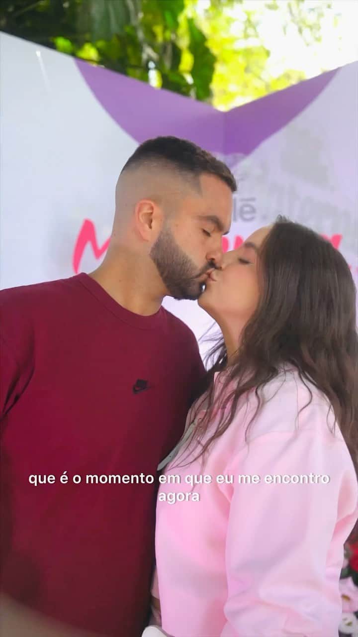 Bruna Unzuetaのインスタグラム：「Na vida nos deparamos com processos inesperados e que nos trazem muito medo e insegurança, mas também muito  aprendizado. Por isso, a importância do planejamento e prevenção. Para isso, @nestlematerna.brasil nos da  segurança e conforto antes, durante e depois de toda essa missão  incrível de ser “casa”.❤️  *Uma dieta bem equilibrada, durante a gravidez e após o parto, ajuda a manter um suprimento adequado de leite materno. Recomendamos que fale com o seu profissional de saúde antes de adicionar qualquer suplemento dietético à sua dieta durante a gravidez ou lactação.  #RodaDeConversaMaterna  #Materna #publi」