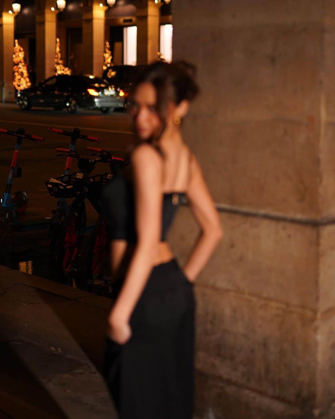 カイリー・バーゾサさんのインスタグラム写真 - (カイリー・バーゾサInstagram)「Paris by night 💫 @versace  📸: @thecreative.site」5月28日 23時37分 - kylieverzosa