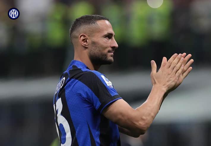 ダニーロ・ダンブロージオのインスタグラム：「Grazie San Siro per il supporto costante ! Speriamo di rivederci tra qualche settimana ……..🖤💙 @inter #amala#forzainter」