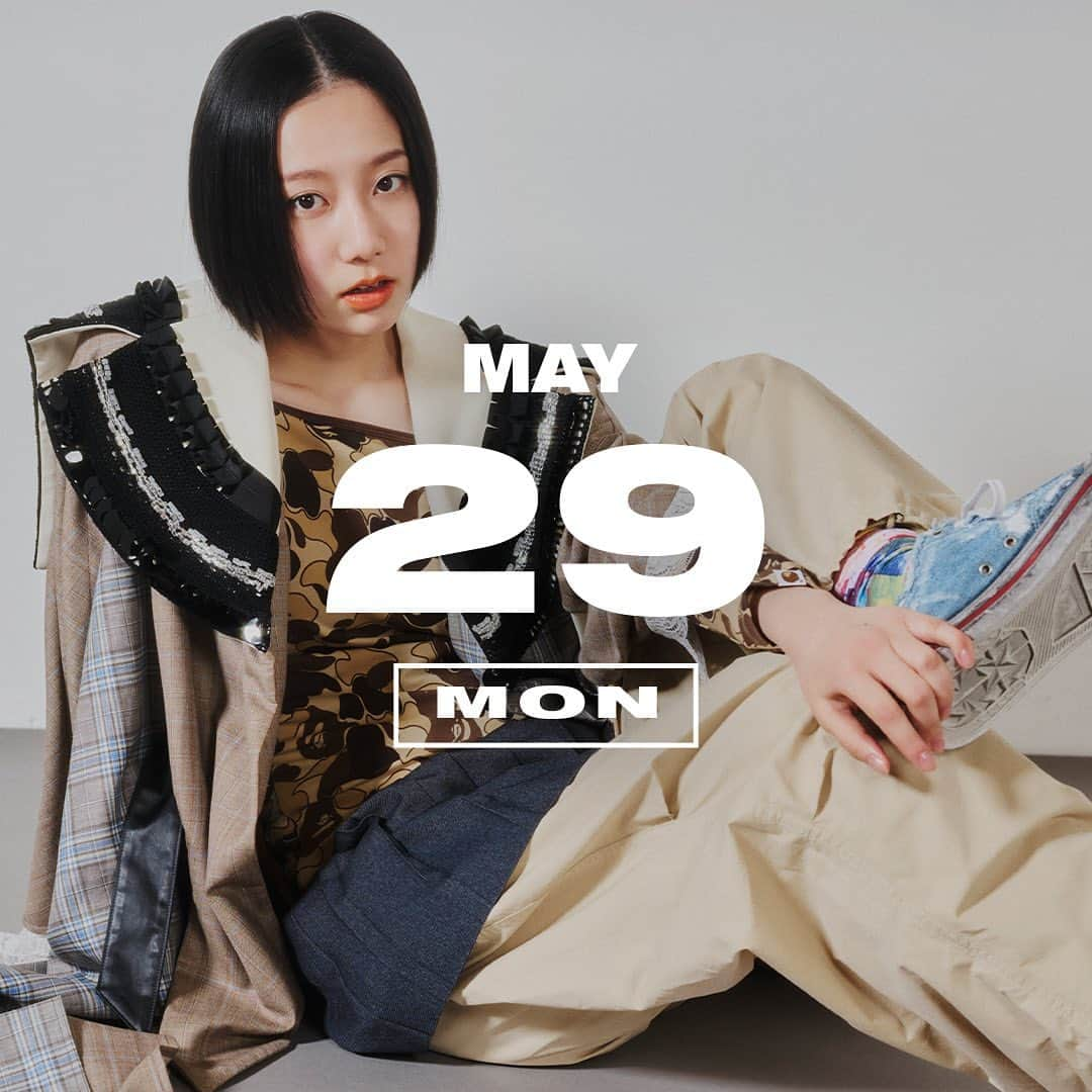 NYLON JAPANさんのインスタグラム写真 - (NYLON JAPANInstagram)「5月29日は『ペーパークリップの日』。小さくてシンプルな仕組みながら、私たちの生活を常に支えてくれているペーパークリップ。本格的に製造が始まった1870年代初頭から、その形はほとんど変わっていないのだそう。中島侑香がファッショナブルにお祝い！  NYLON.JPでは「365日、毎日がアニバーサリー」をテーマに、ファッショナブルでユニークなスタイリングを毎日提案しているよ！  nylon.jp/365/2023/0529  MODEL：YUUKA NAKASHIMA @yuukanakashima  #365anniversary #fashion #makeup #bomdiaeauty#style #今日は何の日 #make #nylonjapan #nylonjp #coordinated #coordinates#ootd #outfit #coordinate  #photography #beautiful #photooftheday」5月29日 0時00分 - nylonjapan