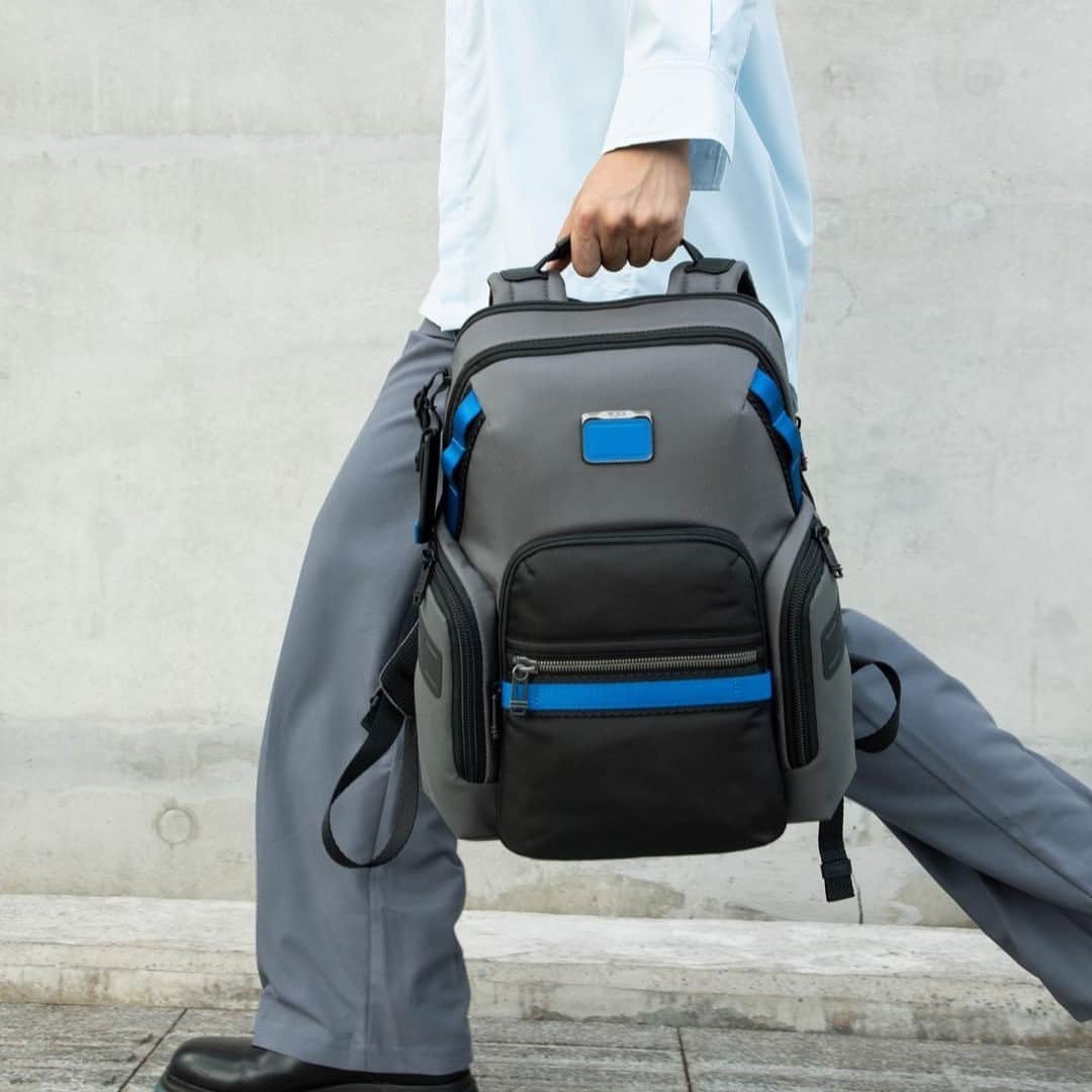 トゥミのインスタグラム：「The ultimate everyday backpack. Shop now on TUMI.com  #TUMI」