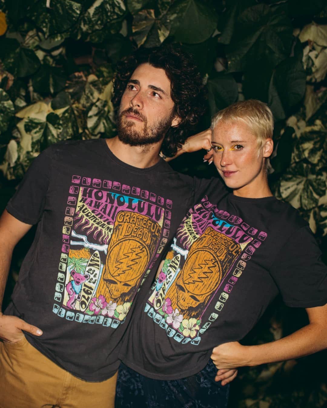 ジャンクフードのインスタグラム：「it's a band tee summer — we don't make the rules. grab yours at the link in our bio! & while you're there, check out our memorial day sale ✌️」
