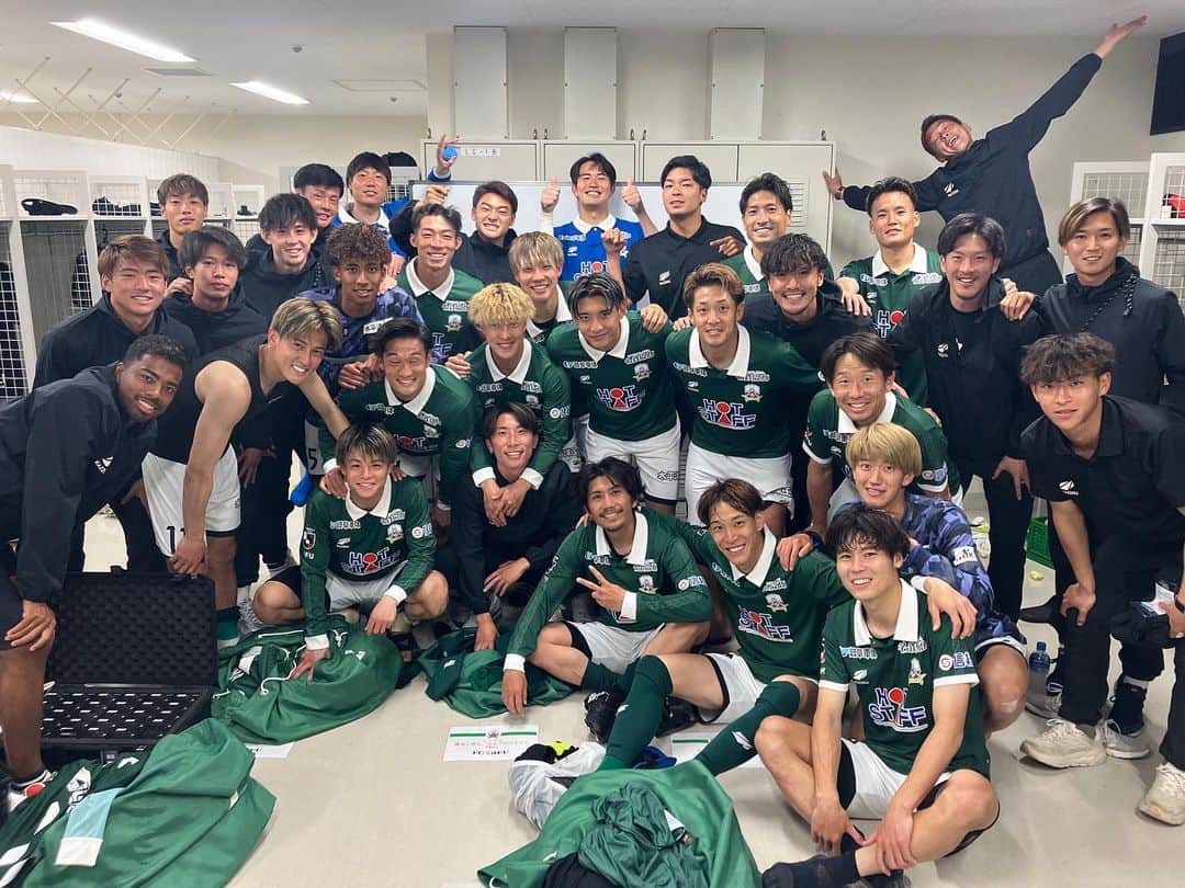 田中順也のインスタグラム：「ナイスゲーム！！  続けていこう😁  陽介が戻ってきたのが嬉しいね！！  面白いサッカー魅せてこう😁 @yosuke_kashiwagi」