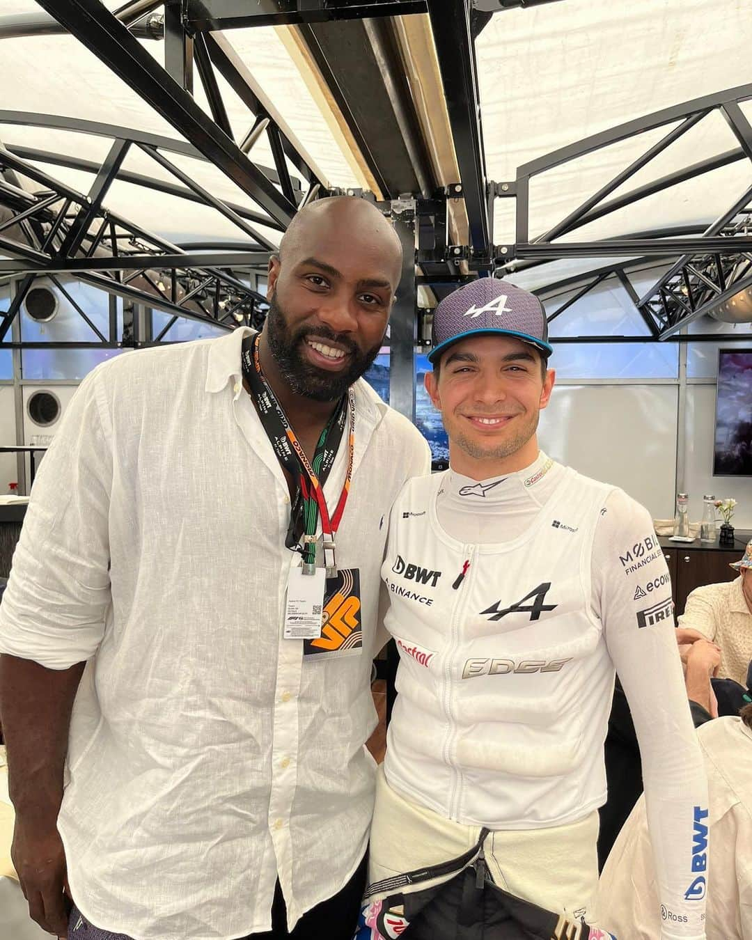 テディ・リネールのインスタグラム：「Avec le héros du jour #podium 🥉🇫🇷 Magnifique P3, grosse perf ce week-end bro @estebanocon 🙌🏾 Merci pour l’accueil @alpinef1team 🙏🏾   With the star of the day 🥉🇫🇷 Awesome P3 and a huge performance this week-end bro #Ocon 🙌🏾 Thanks for the warm elcome #Alpine 🙏🏾  #MonacoGP #F1」