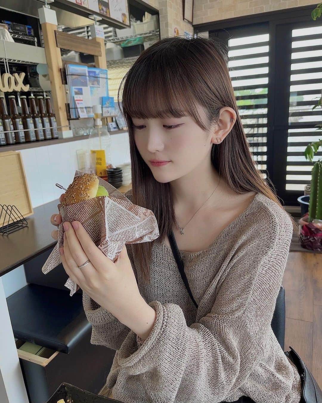 武井紗良のインスタグラム：「🍔」