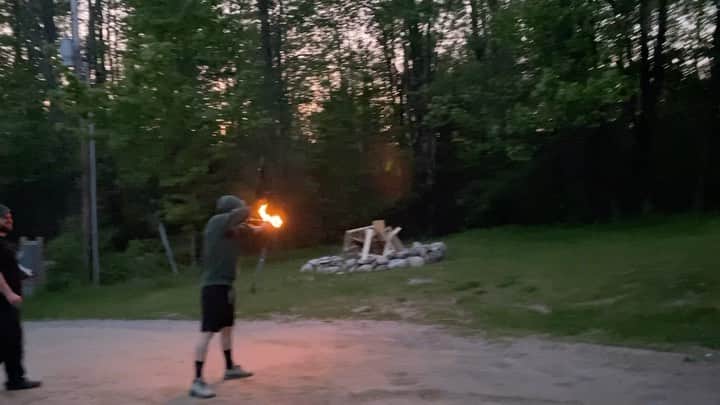 カイル・ガルナーのインスタグラム：「The Vikings made it look so easy. I soaked that wood pile in accelerant but  must have hit the ONE spot with no lighter fluid on it TWICE! Either way…. We lit that thing up and enjoyed the fire on what felt like the first real (almost summer) night. Hope you all have a nice weekend.」