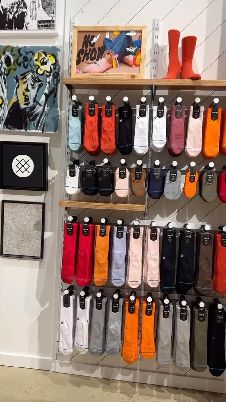 Stanceのインスタグラム：「What’s happening Hudson Yards! 🏙️  Start your summer shopping with Stance. ☀️🧦  #stancesocks #stitcheddifferent #hudsonyards #newyork」