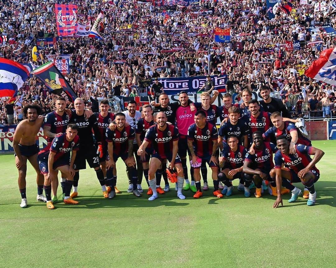 マルコ・アルナウトヴィッチのインスタグラム：「We are one! 🔴🔵 #teamarna #weareone」