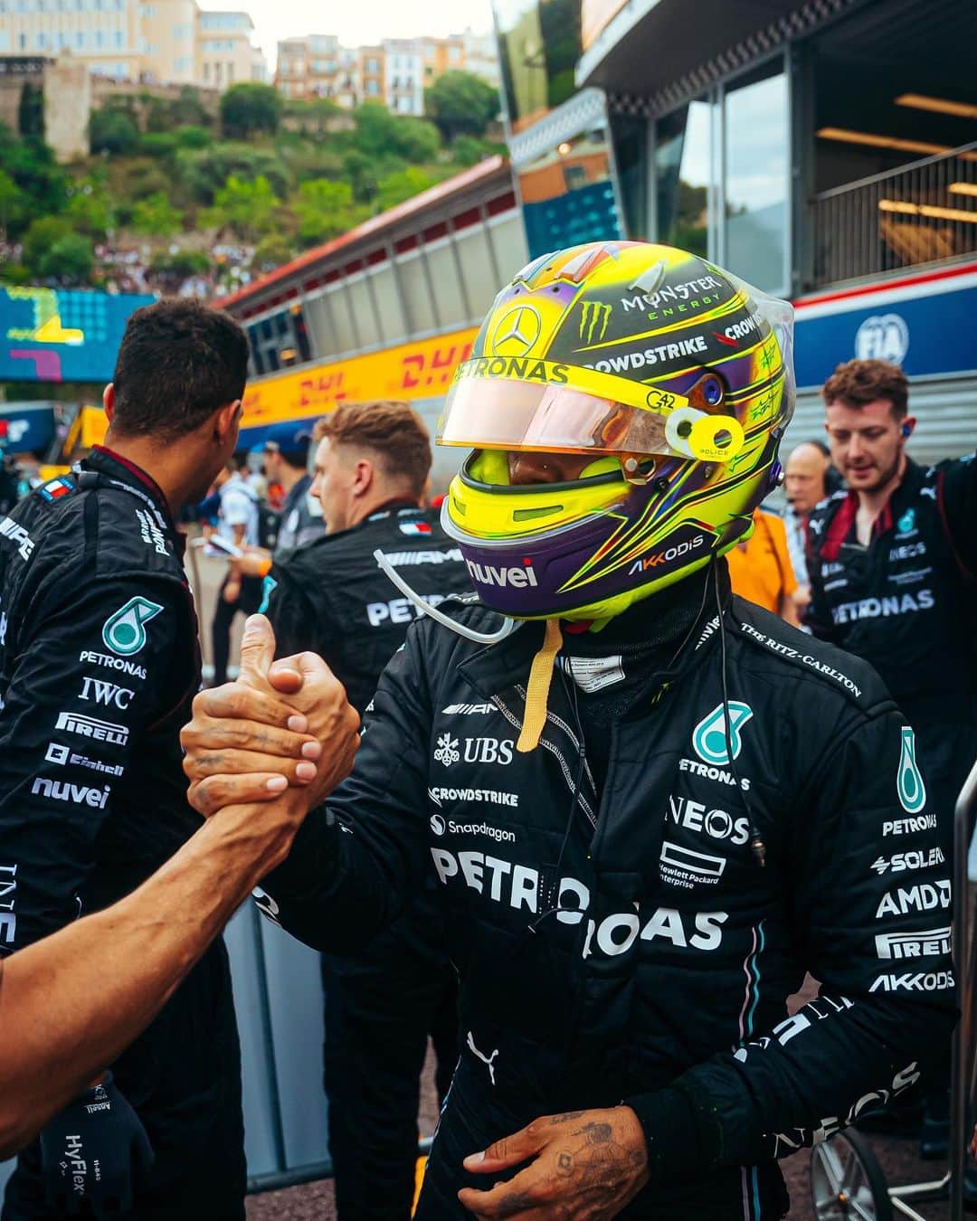 MERCEDES AMG PETRONASさんのインスタグラム写真 - (MERCEDES AMG PETRONASInstagram)「💬 "Wooo! Let's go! That was a tough race. Let’s keep pushing."  What a race from @lewishamilton. 👏」5月29日 0時51分 - mercedesamgf1
