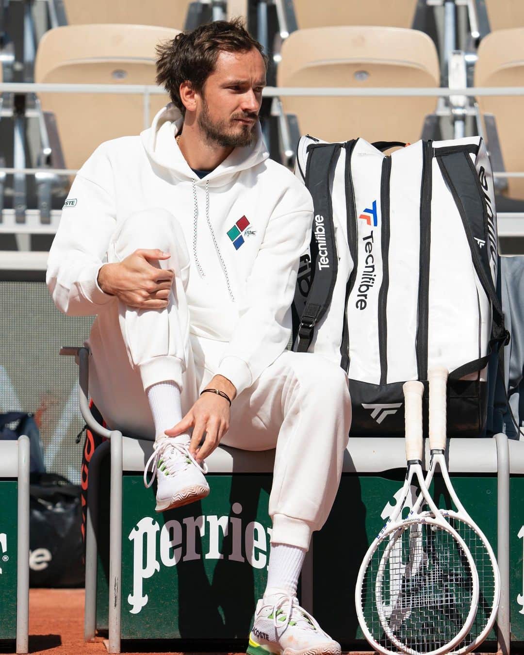 Lacosteさんのインスタグラム写真 - (LacosteInstagram)「Throwing back to 1992. ✨  The #TeamLacoste has been spotted at @rolandgarros sporting the iconic tracksuit from the historic 1992 edition of the tournament.   #LacosteCelebrates90」5月29日 1時02分 - lacoste