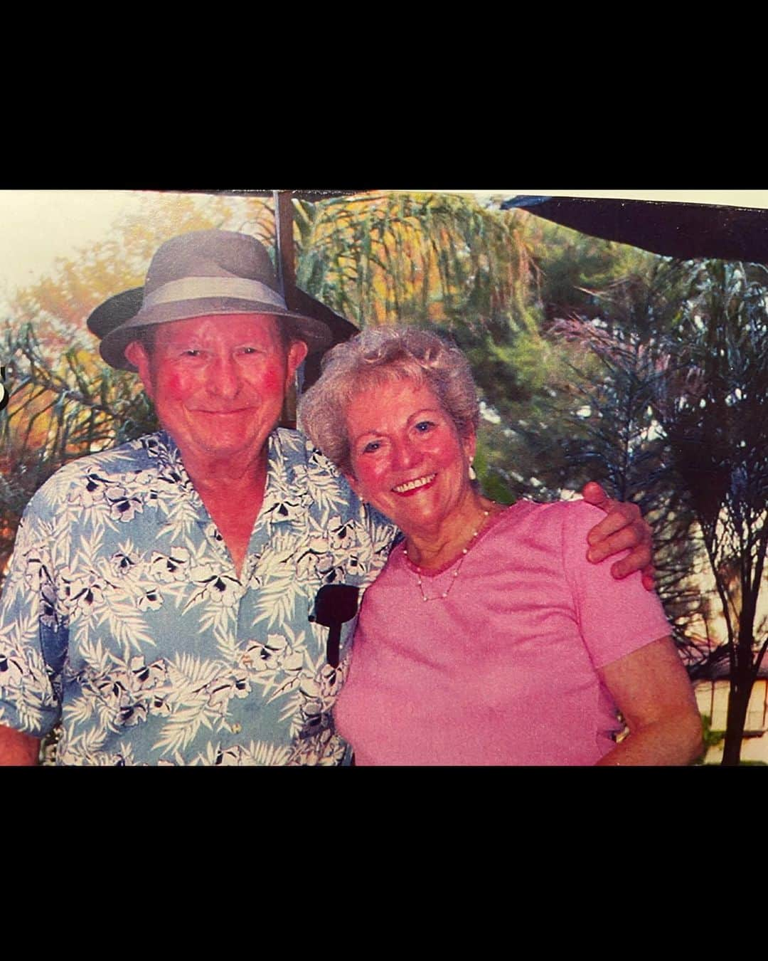 マーク・シュルマンさんのインスタグラム写真 - (マーク・シュルマンInstagram)「This is the glorious anniversary day of my parents, Ben and Sandy when they married in 1950!  I love you both!  I'm celebrating and honoring you today. I miss you.」5月29日 1時09分 - markyplanet