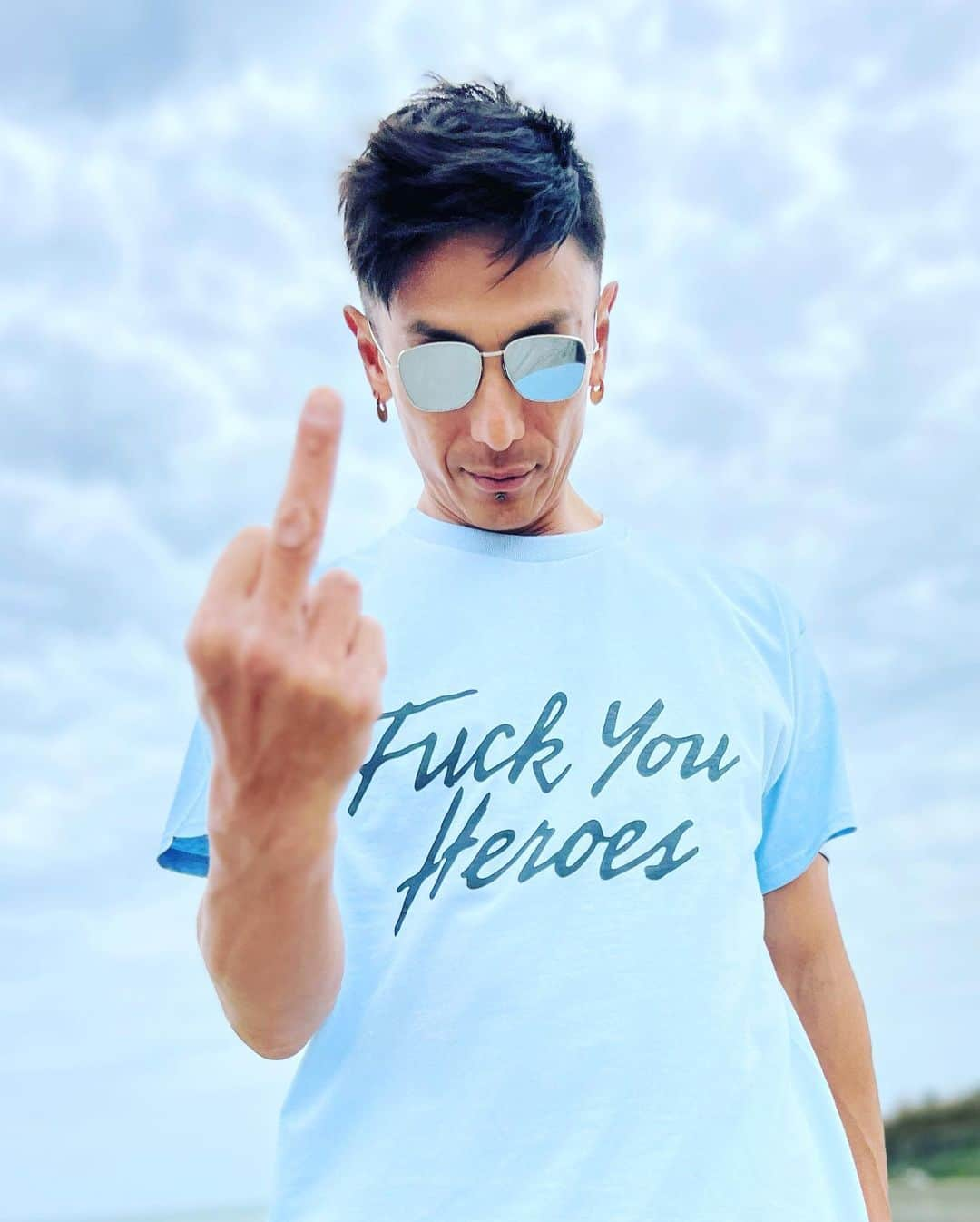 伊勢谷友介さんのインスタグラム写真 - (伊勢谷友介Instagram)「Fuck you heroes Fuck you capitalism Fuck you politic system  Fuck you people without future image #fuckyouall  #fückyou #deluxe」5月29日 1時11分 - iseya_yusuke