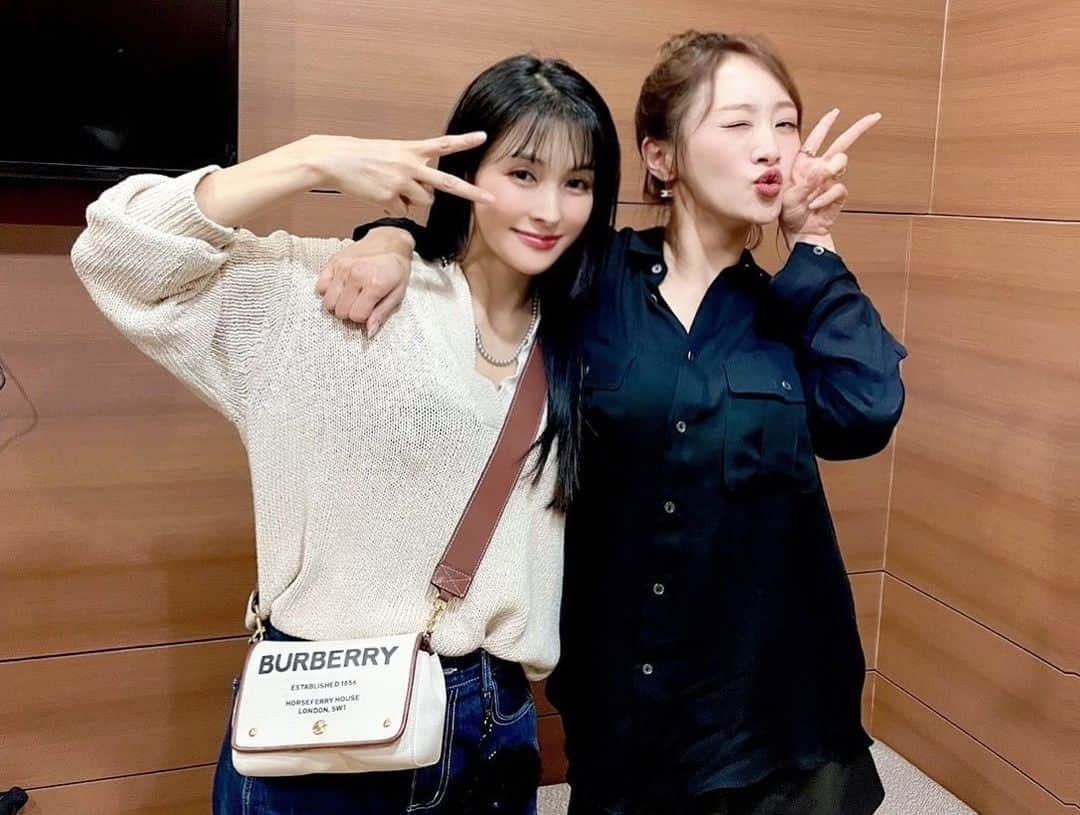 パク・ギュリさんのインスタグラム写真 - (パク・ギュリInstagram)「오늘의 귤콜🥰 드림하이 보러와준 우리 콜이 콜이가 거기 있어준 사실만으로도 마음이 엄청 든든해따 💓  #쇼뮤지컬드림하이」5月29日 1時23分 - gyuri_88