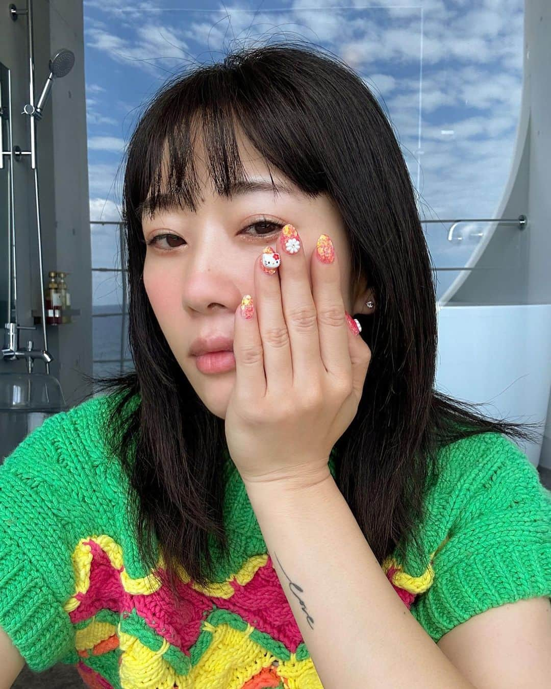 NIKKI さんのインスタグラム写真 - (NIKKI Instagram)「HELLO KITTY💅🏻❤️🧡💚💛  #hellokitty  #kittynails  #sanrio」5月29日 11時22分 - wjf_nikki