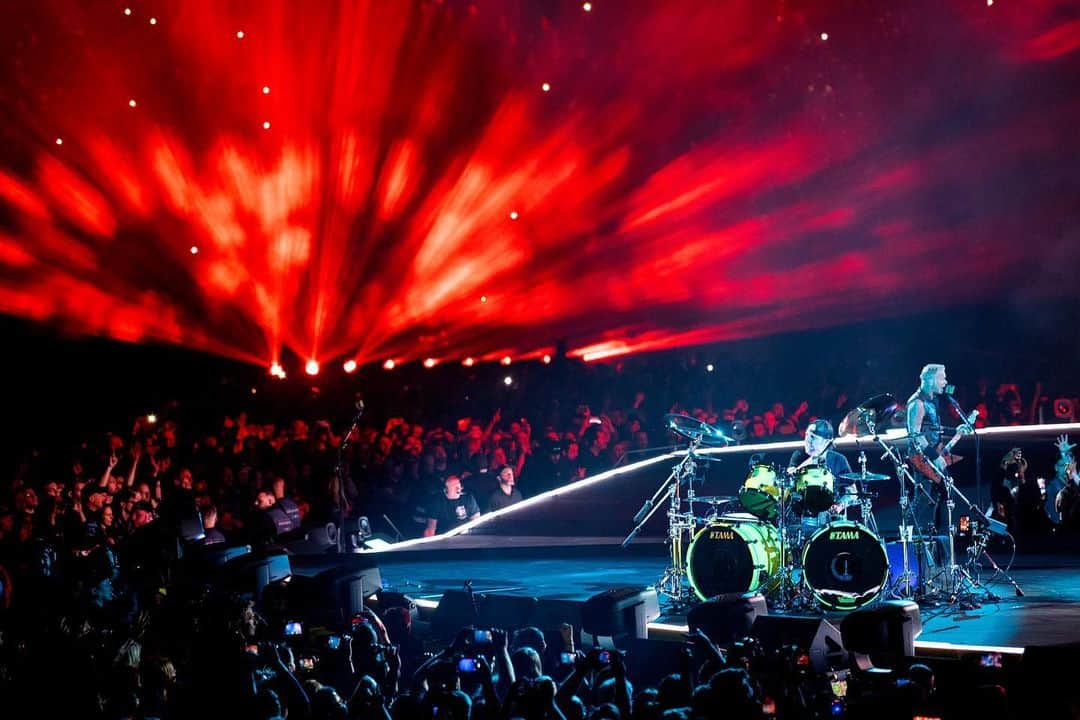 メタリカさんのインスタグラム写真 - (メタリカInstagram)「#M72Hamburg through the lens of @rosshalfin. 🇩🇪   #Metallica #M72 #MetOnTour」5月29日 13時00分 - metallica