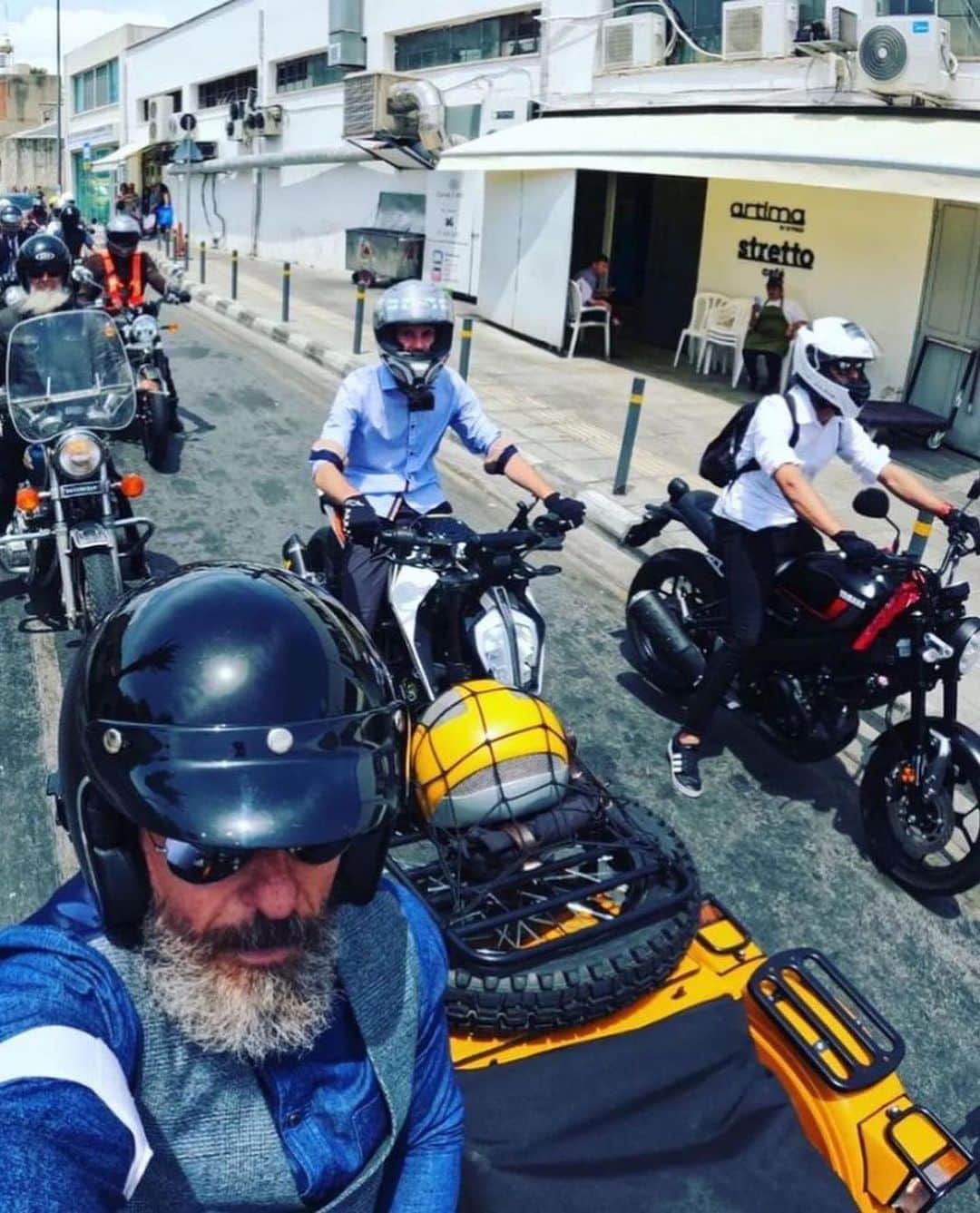 Ural Motorcyclesさんのインスタグラム写真 - (Ural MotorcyclesInstagram)「先週全世界で開催されていたジェントルマンズライド　#distinguisedgentlemansride の様々な国々からの写真集🥰 #チャリティーイベント  @gentlemansride  @movember   📸: @thepathrider 🇬🇷 📸: @gustomotorcycles 🇵🇹 📸: @sidecarguys 🇬🇧 📸: @hawangatang 🇺🇸  #DGR2023 #RideDapper  #uralmotorcyle」5月29日 11時48分 - ural_japan_official
