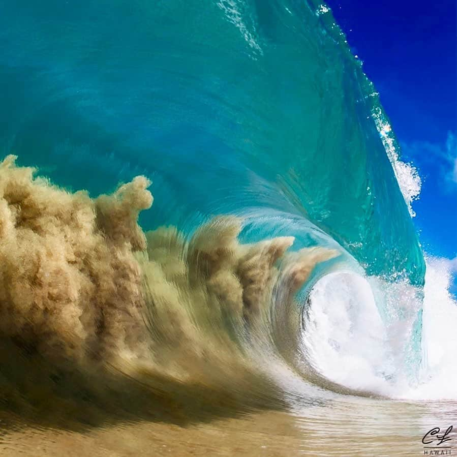 クラーク・リトルのインスタグラム：「#shorebreak !」