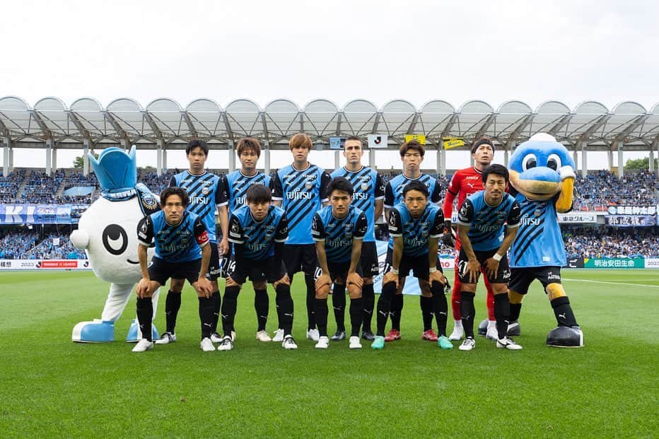 脇坂泰斗のインスタグラム：「ホーム柏戦  応援ありがとうございました！！ やはりホームでの勝利は格別😆  次の試合も勝てるようにいい準備します💪  #川崎フロンターレ #frontale #登里軍団長へのアシストも格別」