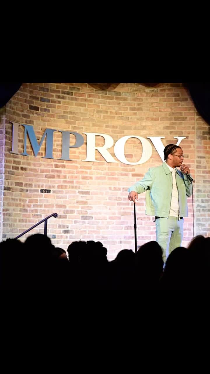 T.I.のインスタグラム：「We Popped BIG SH*T Last night @tampaimprov @comediankdubb23 @ronniejordan @darealjayski  Tonight shall be no different. S/O to everybody who already got tix... if not🤷🏽‍♂️good luck getting in🤷🏽‍♂️both shows SOLD OUT‼️ Indianapolis y'all up next @heliumcomedyind next Wknd we out thea @thehahamafia HaHaⓂ️afia Bidness」