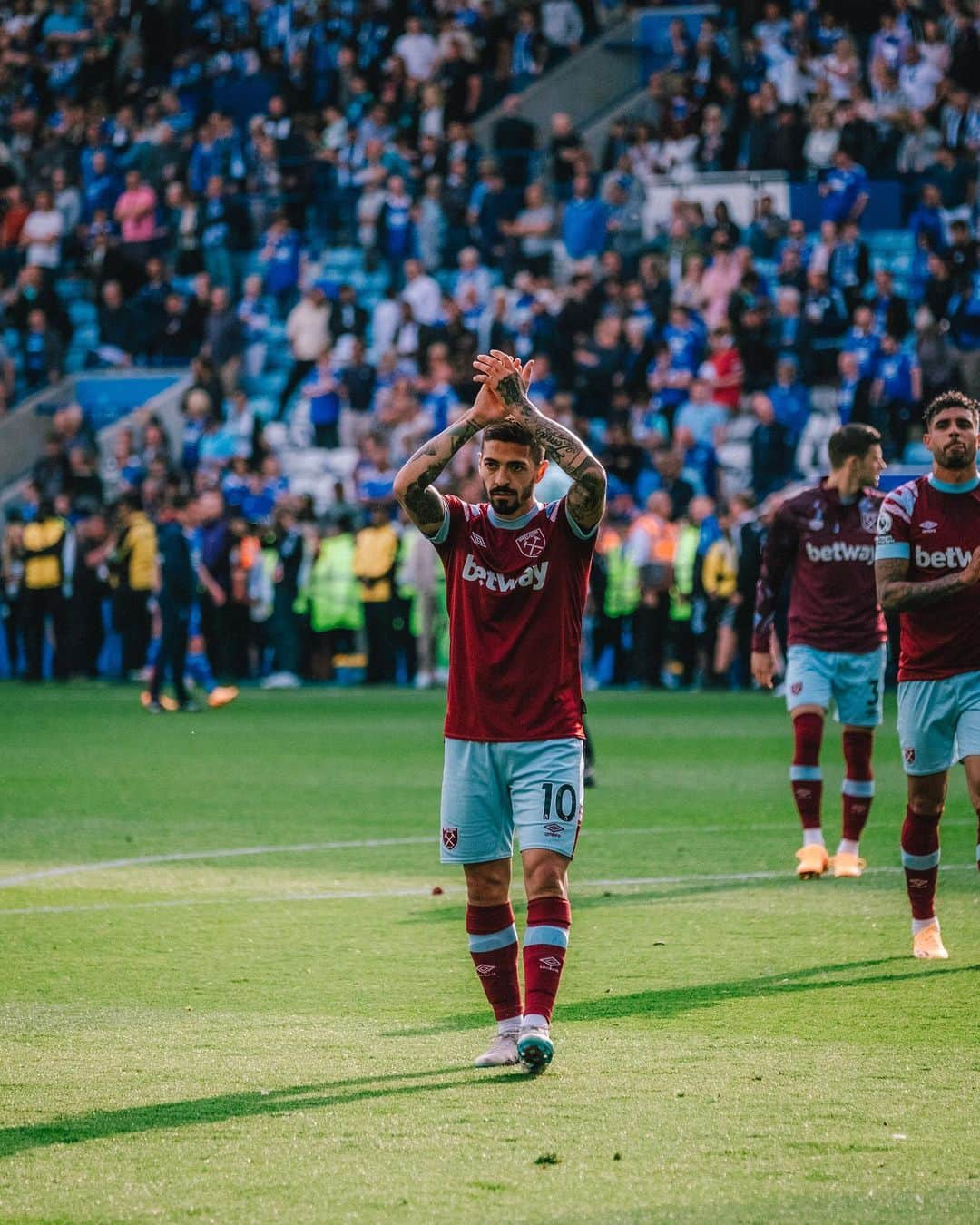 マヌエル・ランシニのインスタグラム：「Just to say thanks to all the fans🙏🏼❤️🫶🏽⚒」